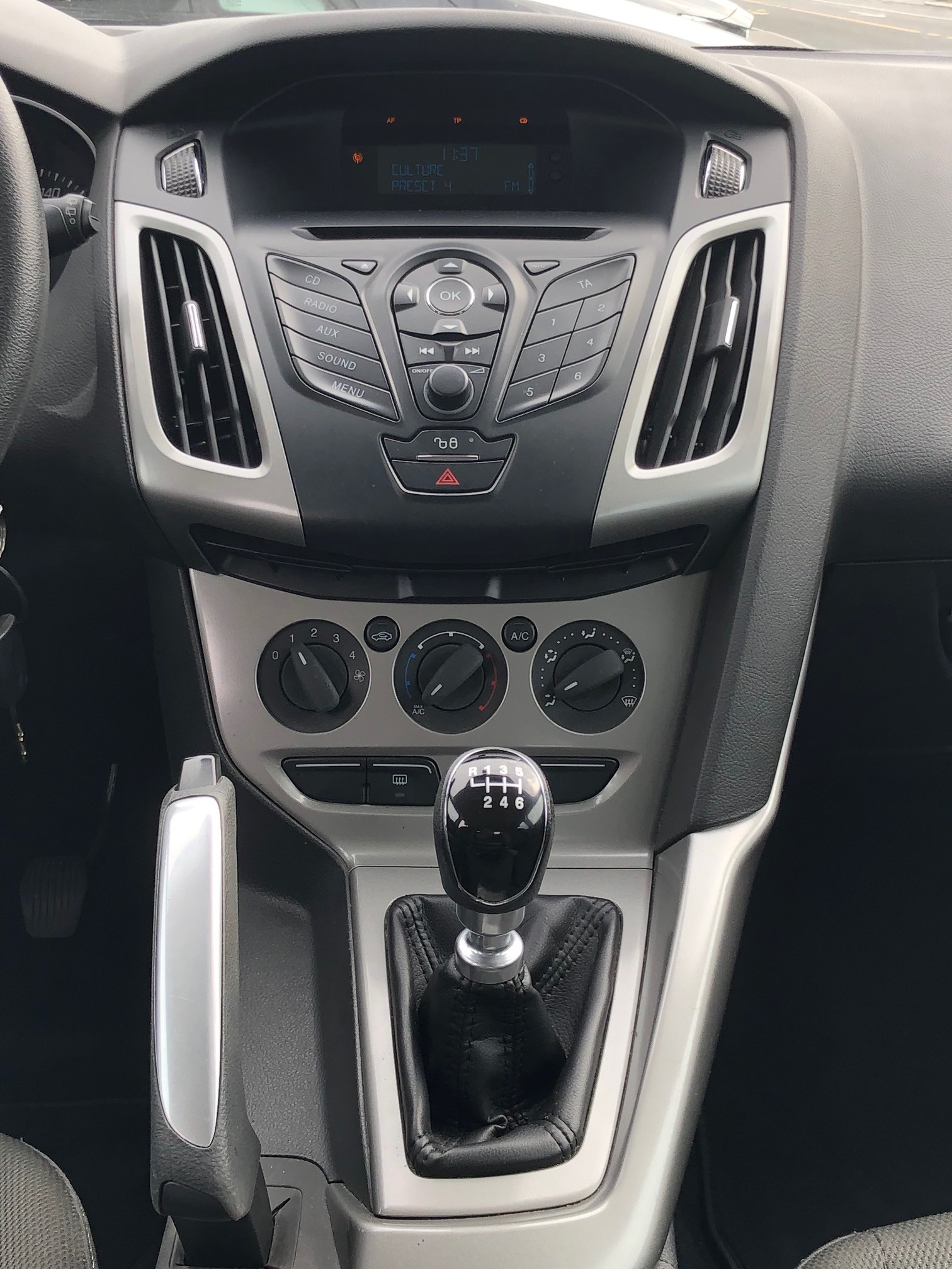 FORD Focus 1.0 SCTi Trend-image-10