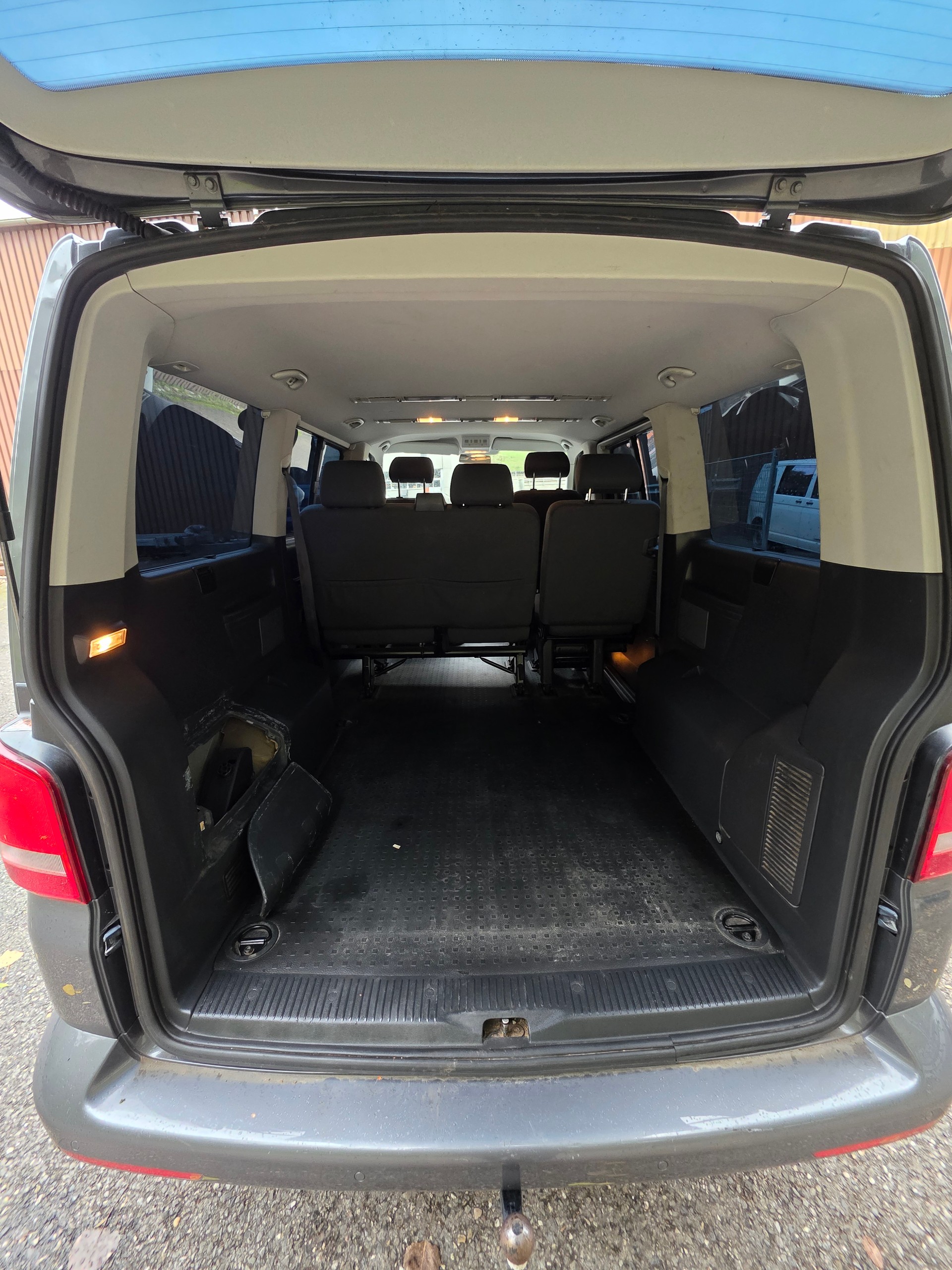 VW T5 Caravelle Comfortline 2.0 TDI CR 4Motion-image-7