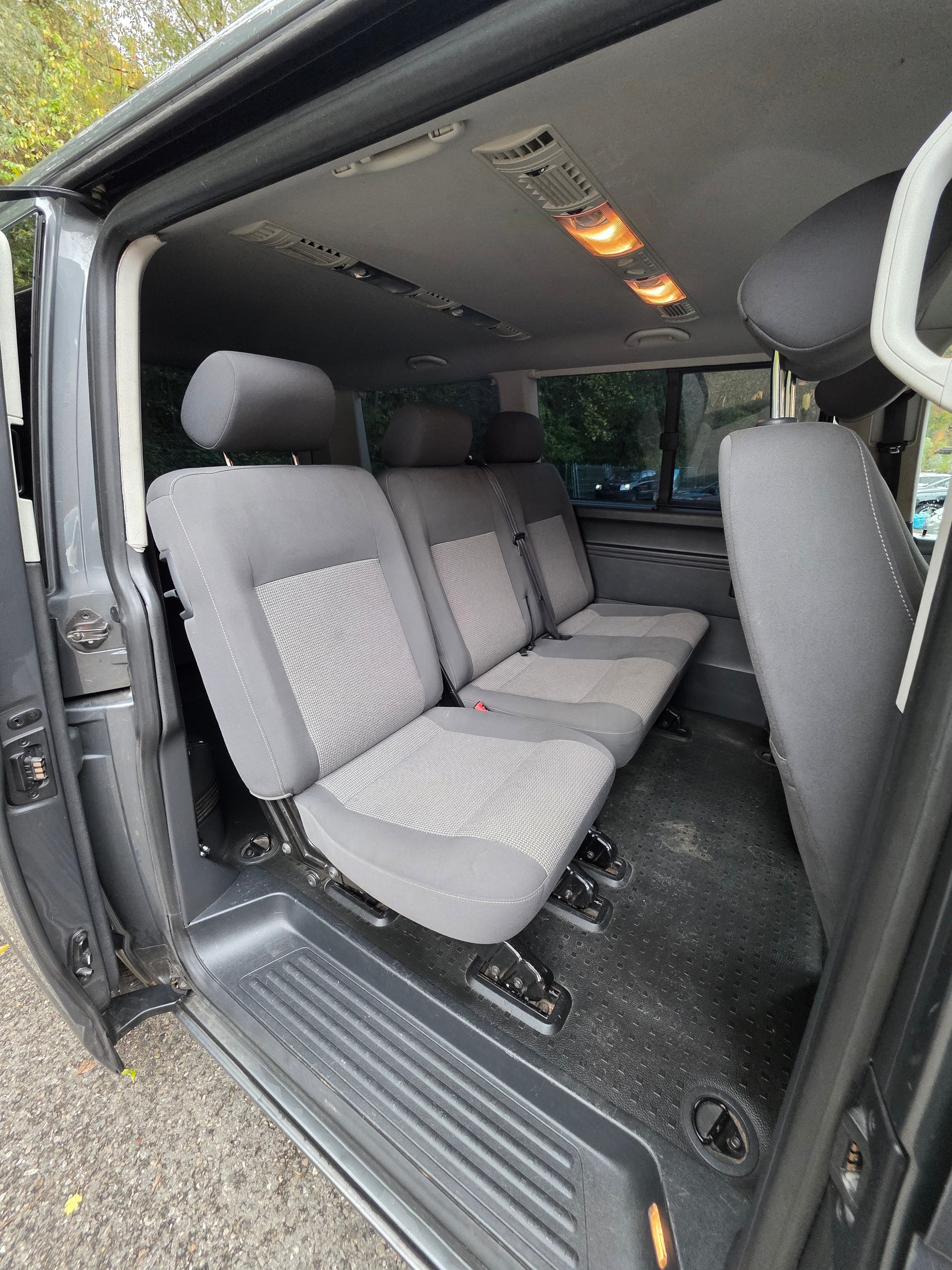 VW T5 Caravelle Comfortline 2.0 TDI CR 4Motion-image-4