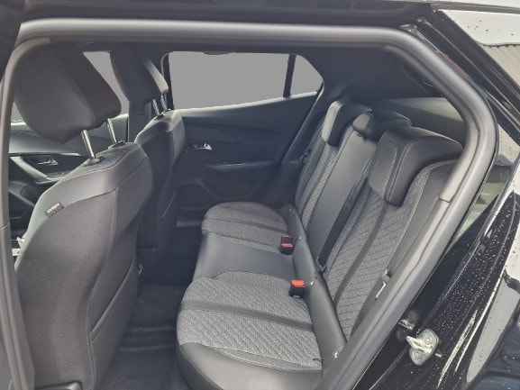 PEUGEOT 2008 1.2 Hybrid Allure Premium-image-10