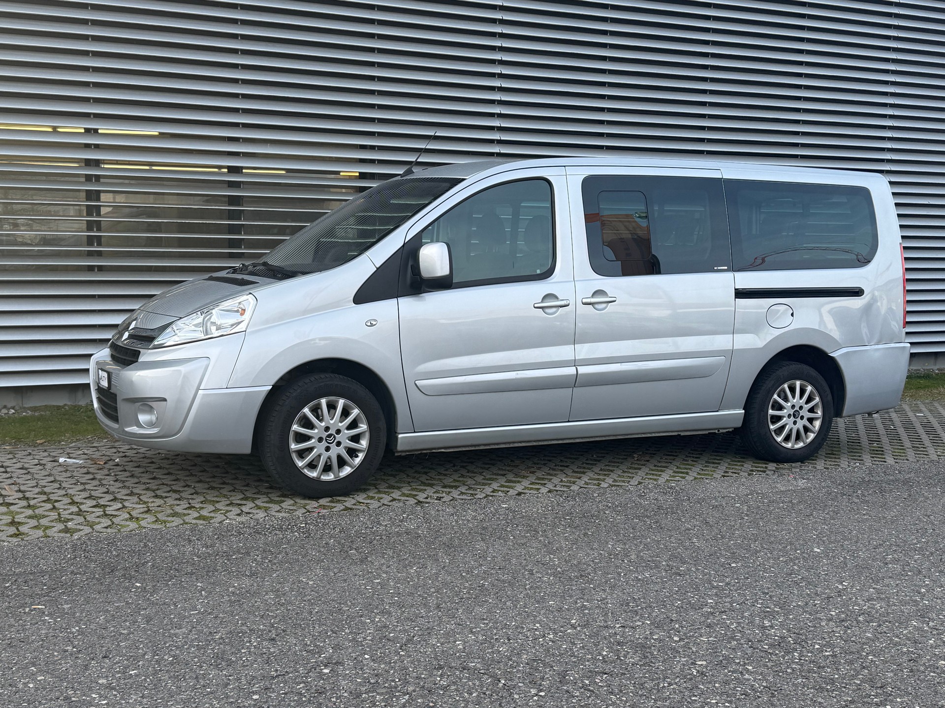 CITROEN Jumpy 2.0 HDi L2H1 Seduction A 8 PLATZ-image-1
