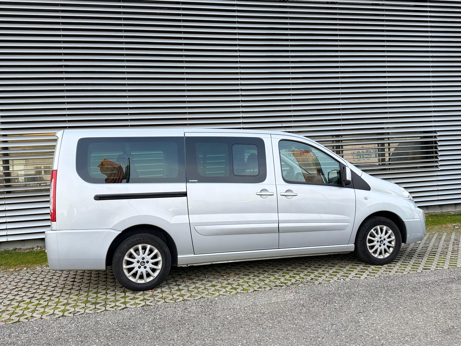 CITROEN Jumpy 2.0 HDi L2H1 Seduction A 8 PLATZ-image-12