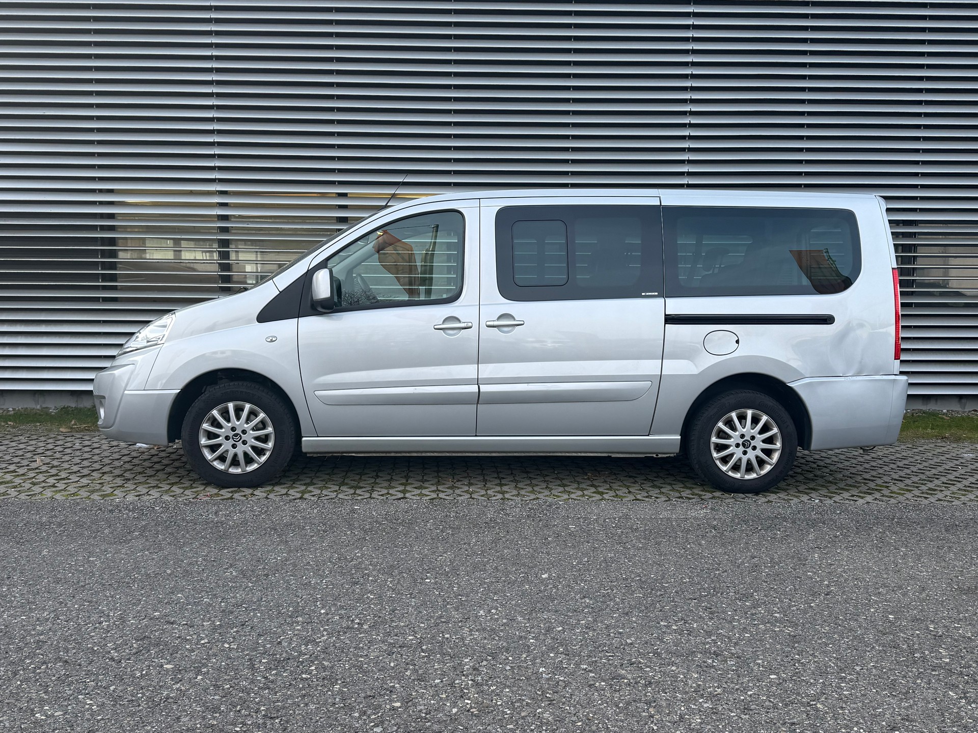 CITROEN Jumpy 2.0 HDi L2H1 Seduction A 8 PLATZ-image-2