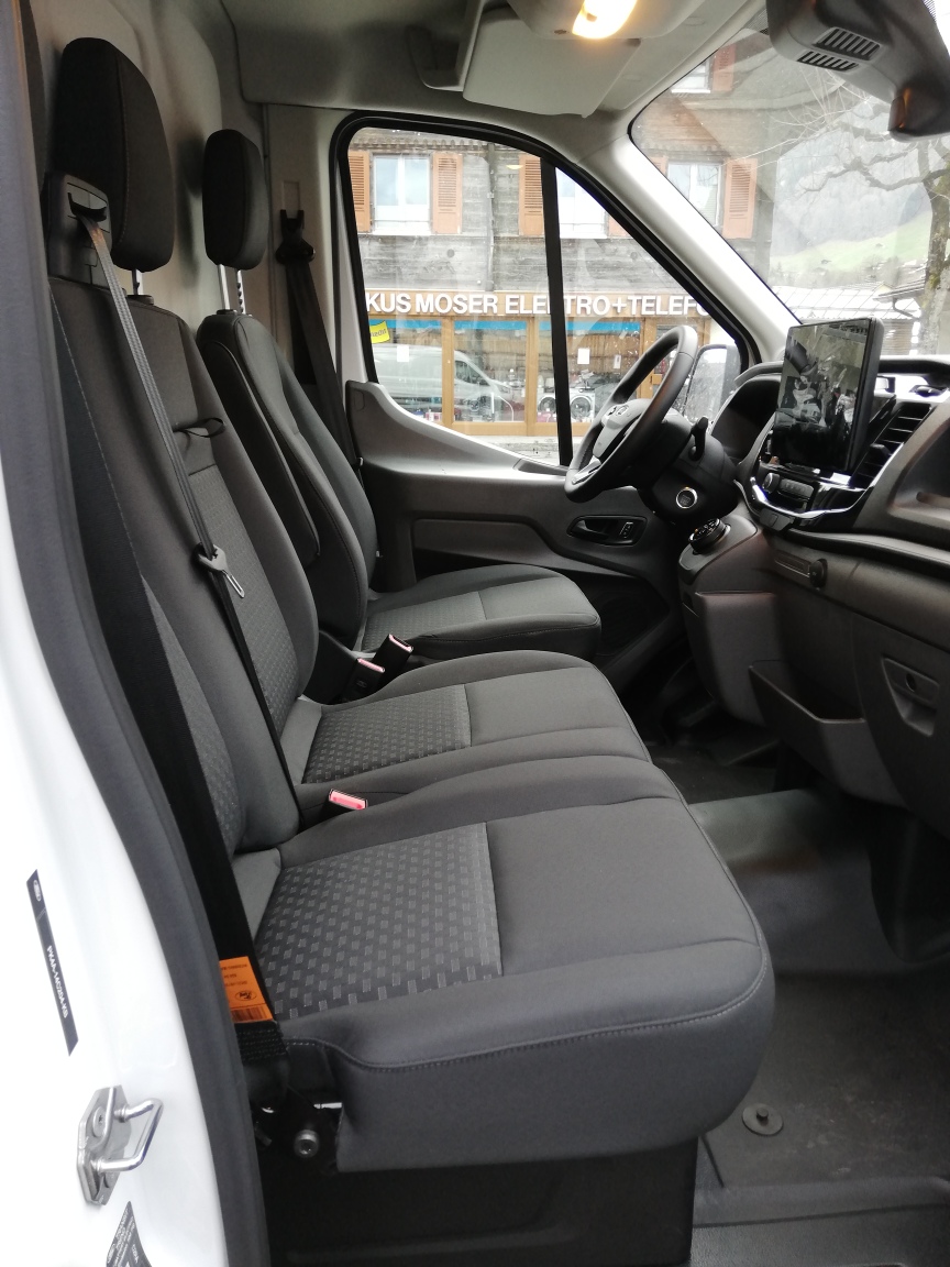 FORD E-Transit Van 350 L3H2 67kWh Trend-image-9