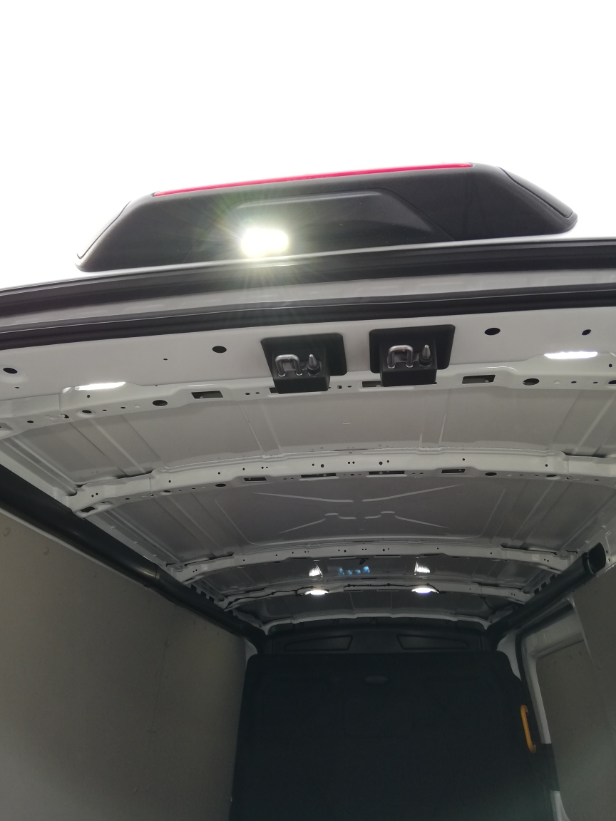 FORD E-Transit Van 350 L3H2 67kWh Trend-image-8