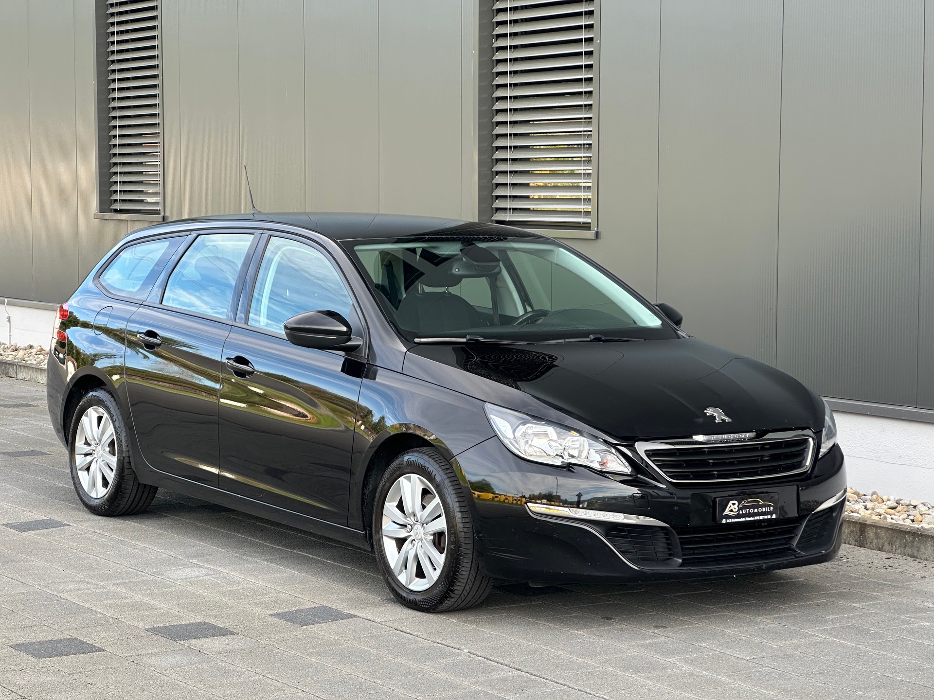 PEUGEOT 308 SW 1.2 THP Style-image-3