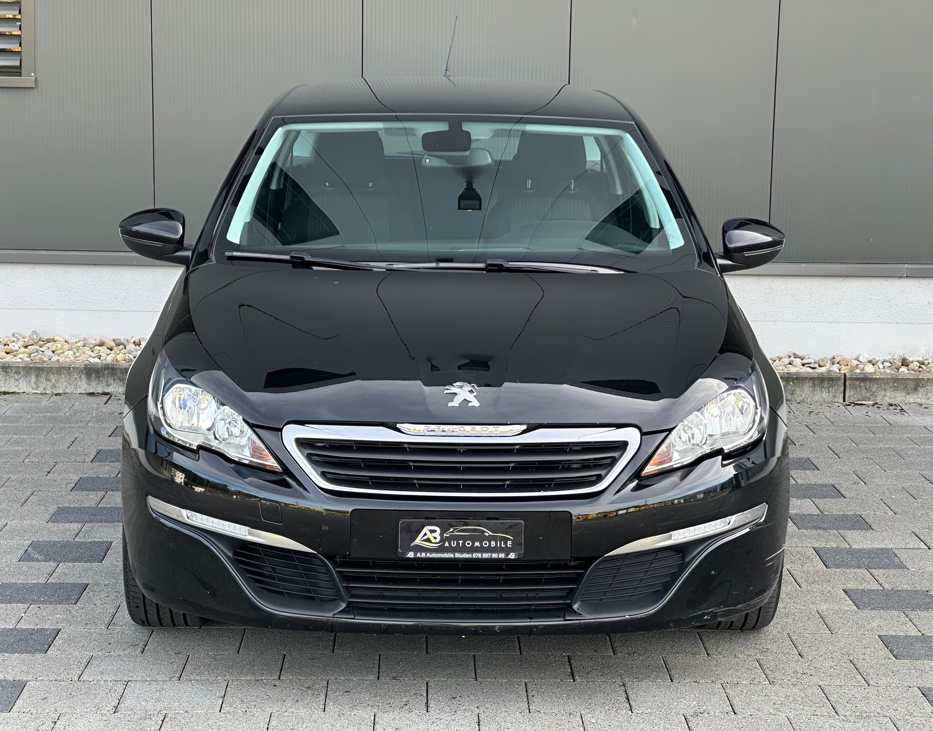 PEUGEOT 308 SW 1.2 THP Style-image-12