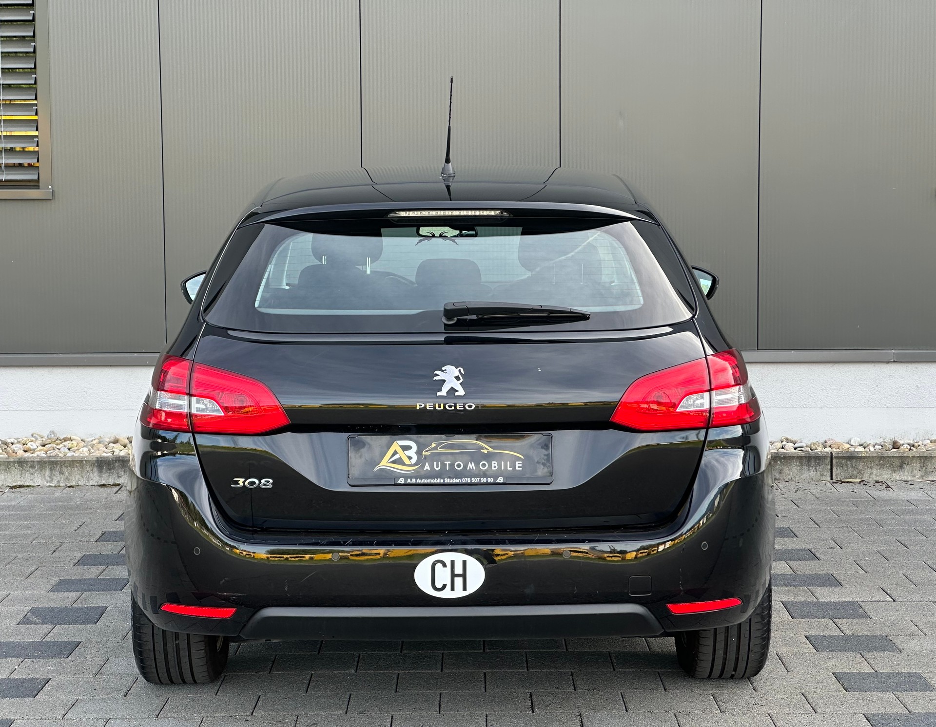 PEUGEOT 308 SW 1.2 THP Style-image-13