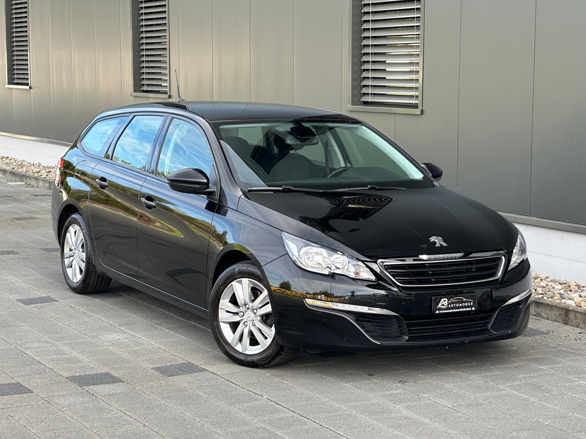 PEUGEOT 308 SW 1.2 THP Style-image-2