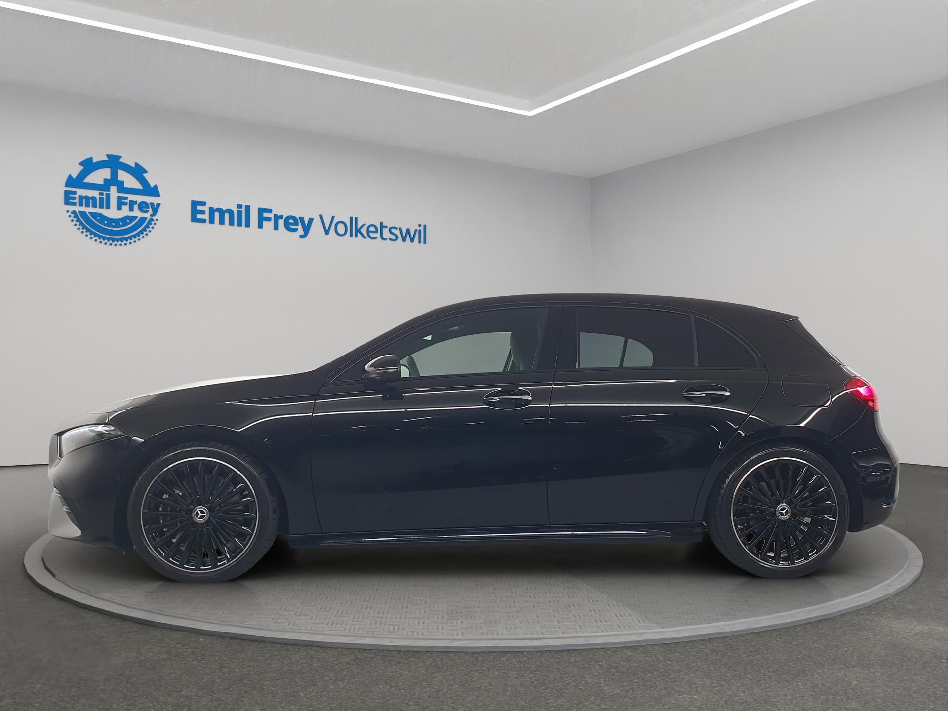MERCEDES-BENZ A 250 AMG Line 4m-image-1