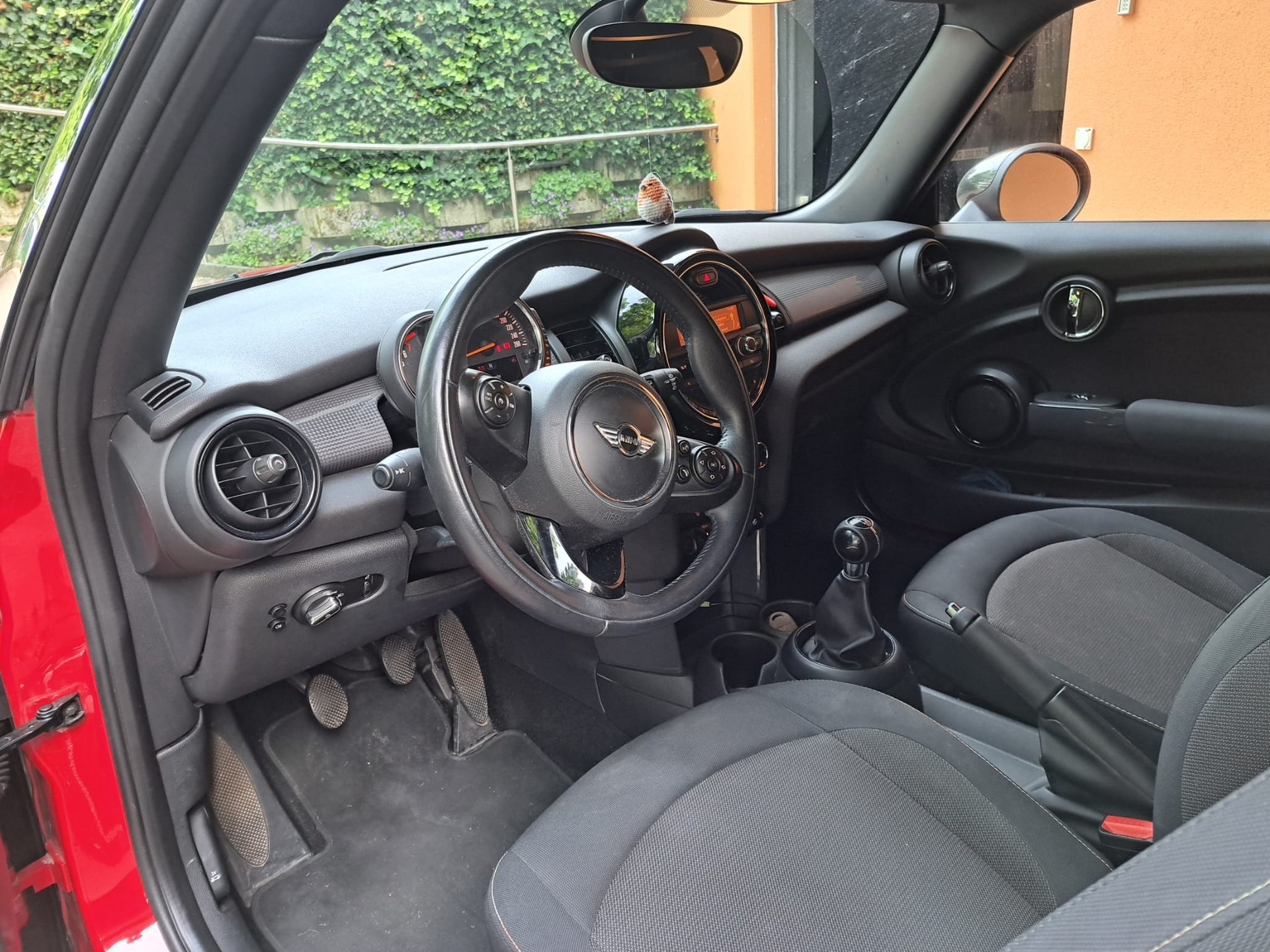 MINI Cooper-image-3