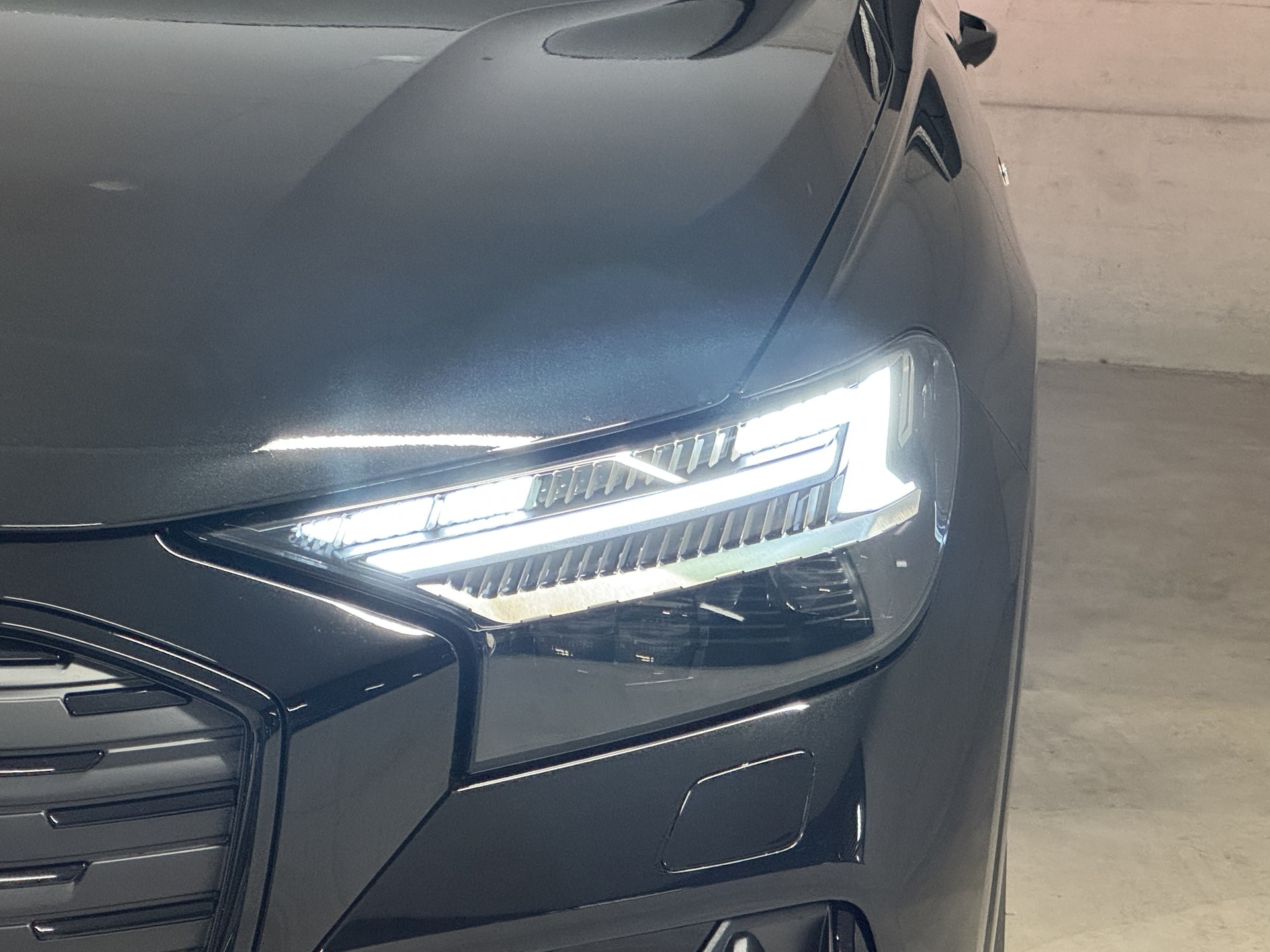 AUDI Q4 e-tron 45 Edition Swiss Ski quattro-image-5