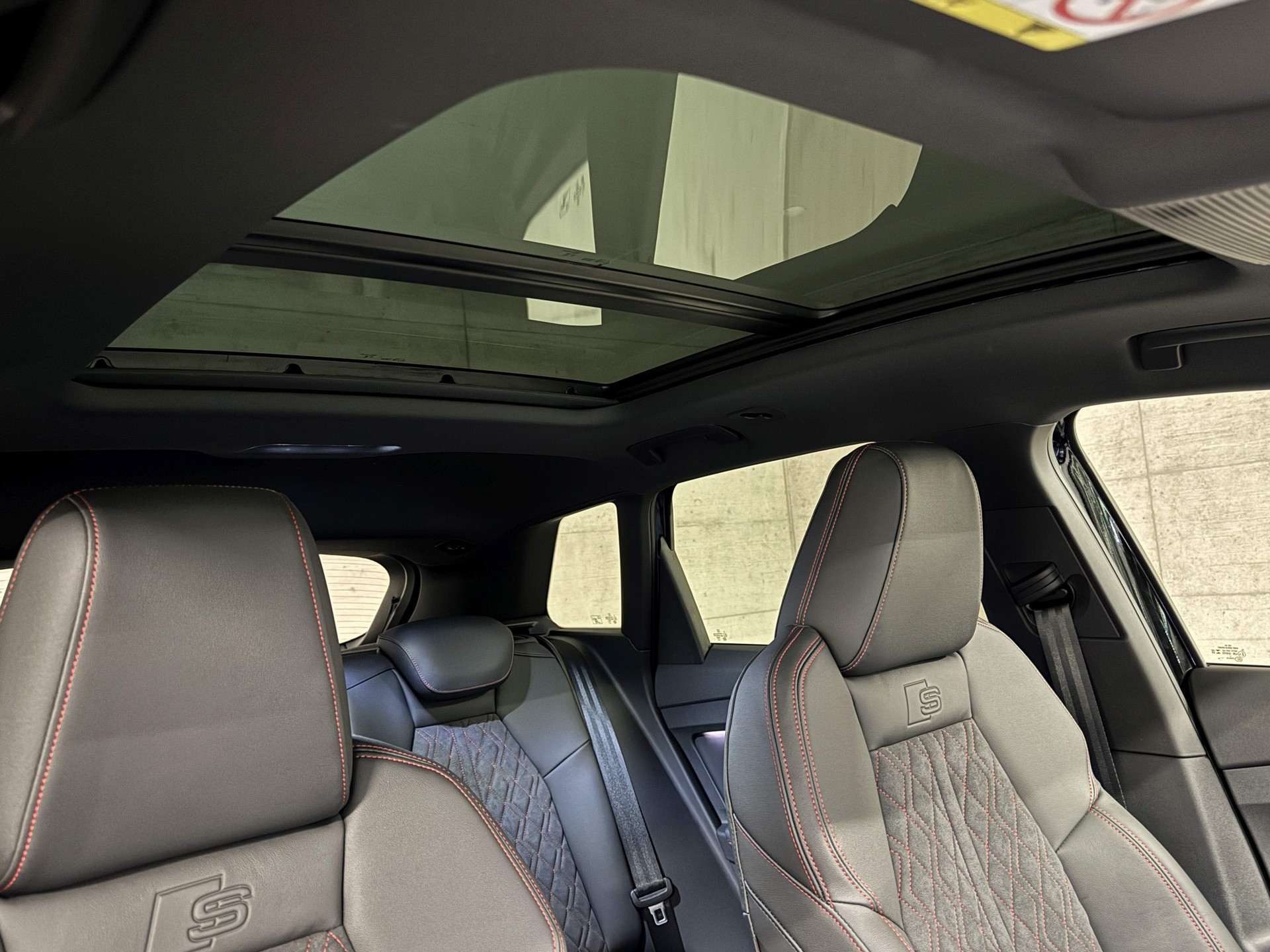 AUDI Q4 e-tron 45 Edition Swiss Ski quattro-image-14