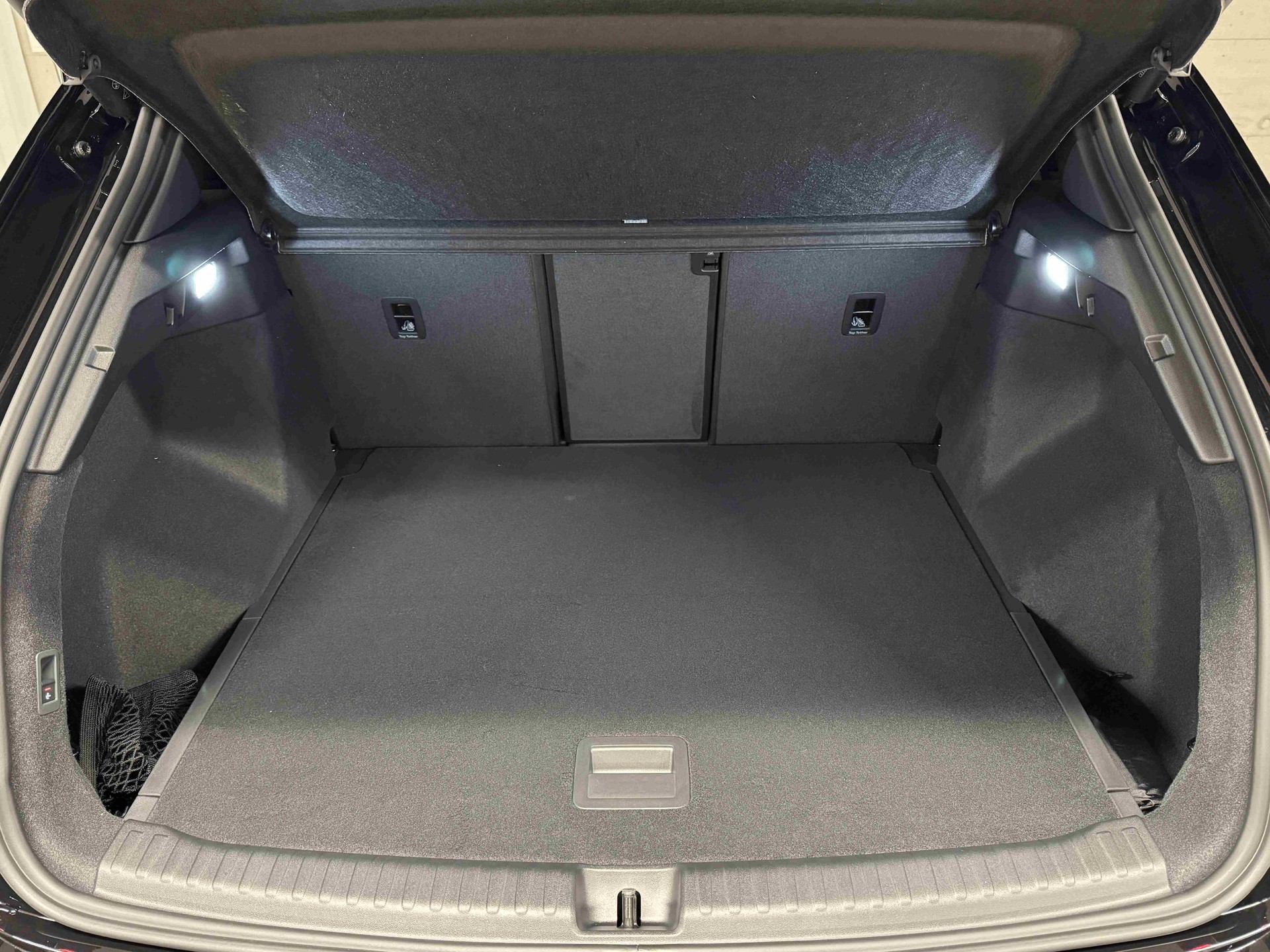 AUDI Q4 e-tron 45 Edition Swiss Ski quattro-image-15
