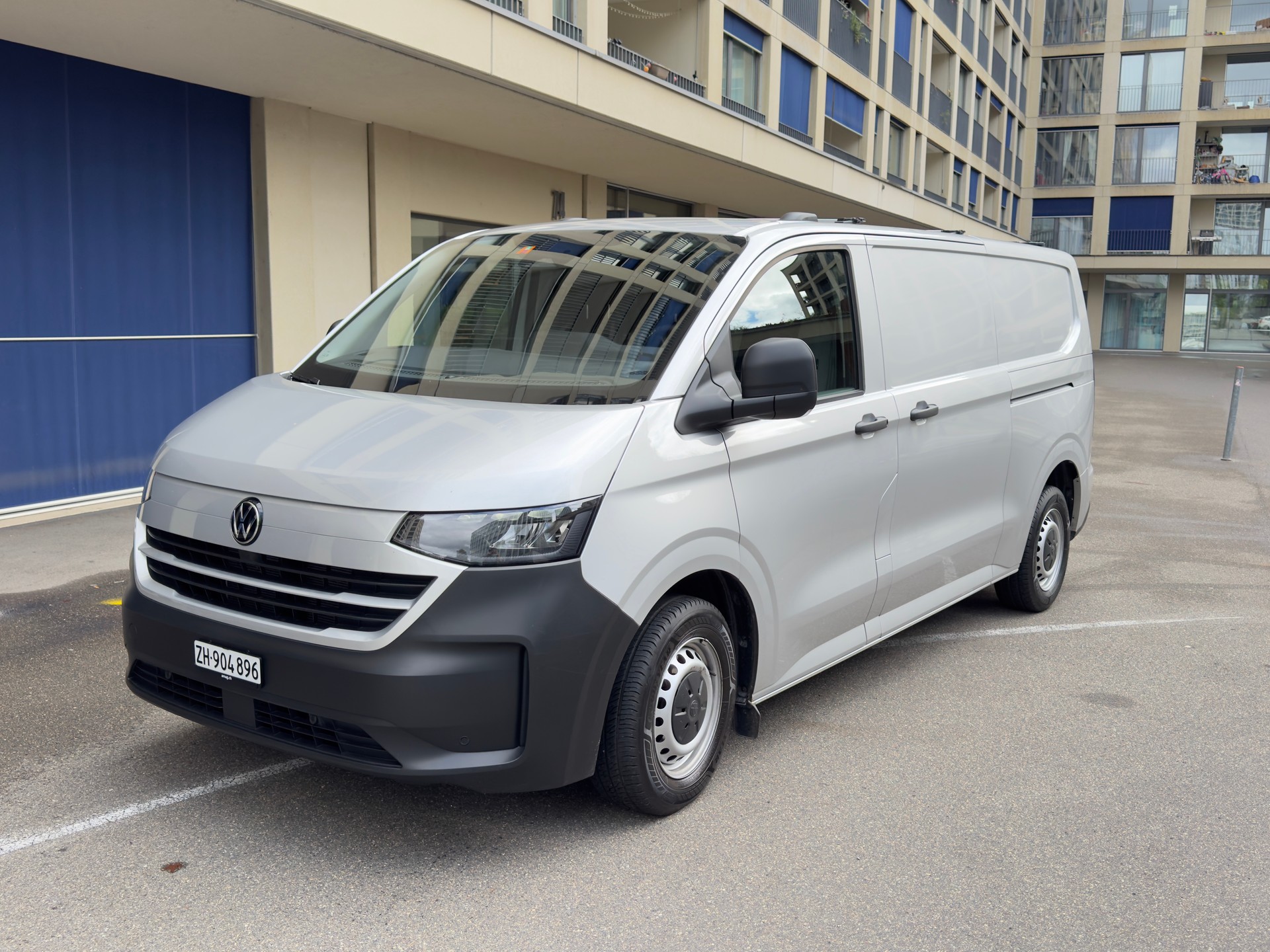 VW Transporter 2.0 TDI Edition 4Motion Lang Automat-image-0