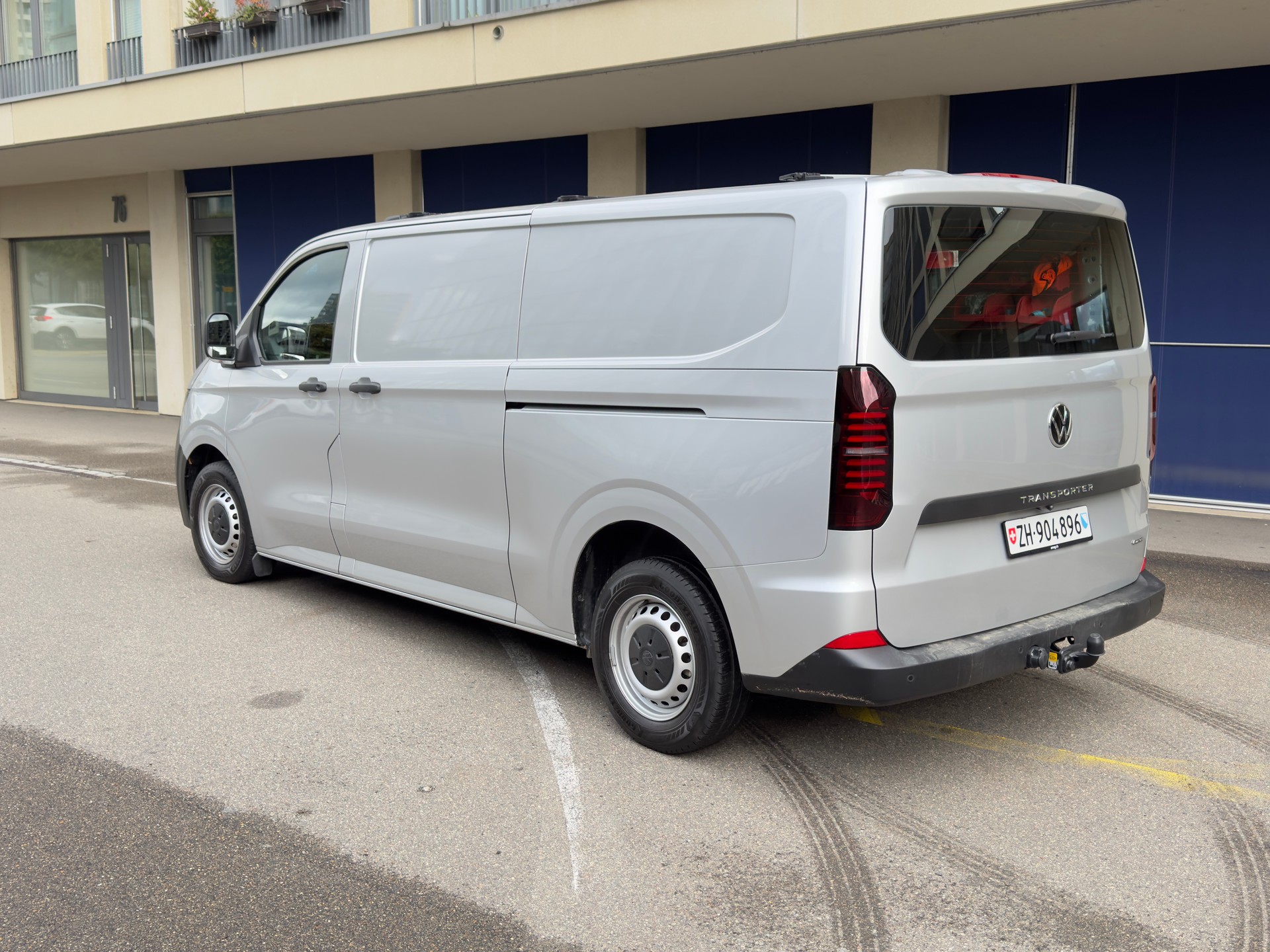 VW Transporter 2.0 TDI Edition 4Motion Lang Automat-image-1