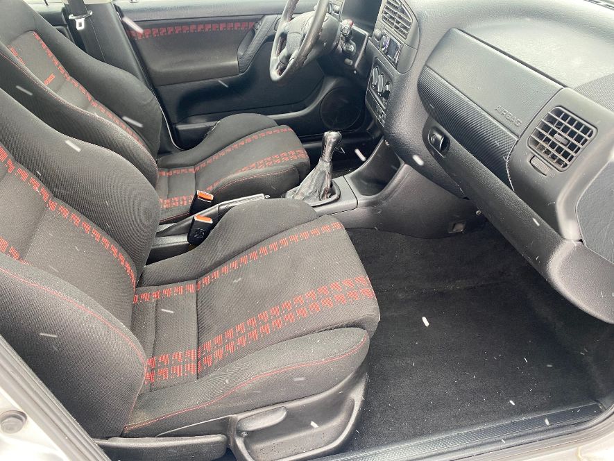 VW Golf 2000 GTI-image-6
