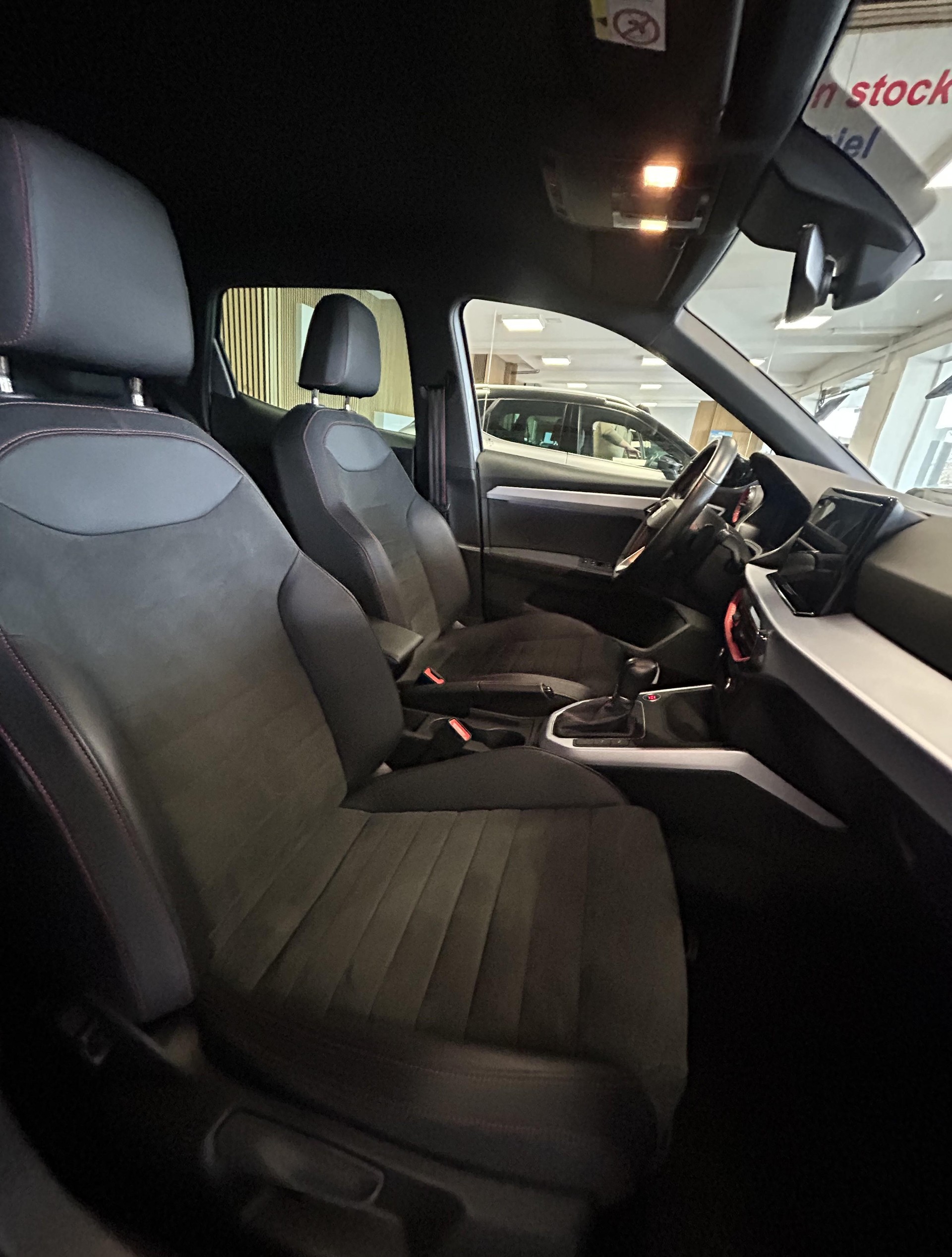 SEAT Arona 1.5 TSI FR DSG-image-17
