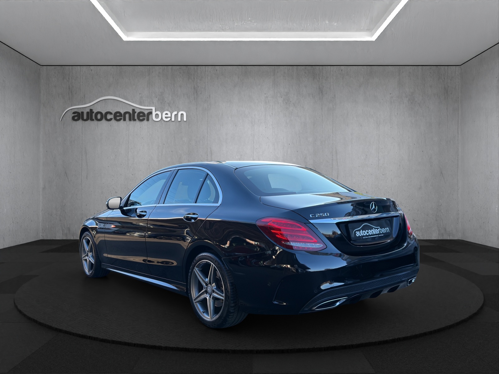 MERCEDES-BENZ C 250 BlueTEC AMG Line 4Matic 7G-Tronic-image-4