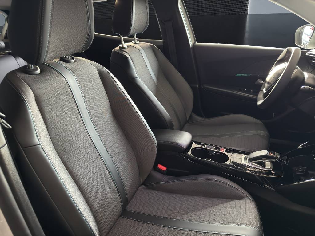 PEUGEOT 2008 e Allure Pack-image-10