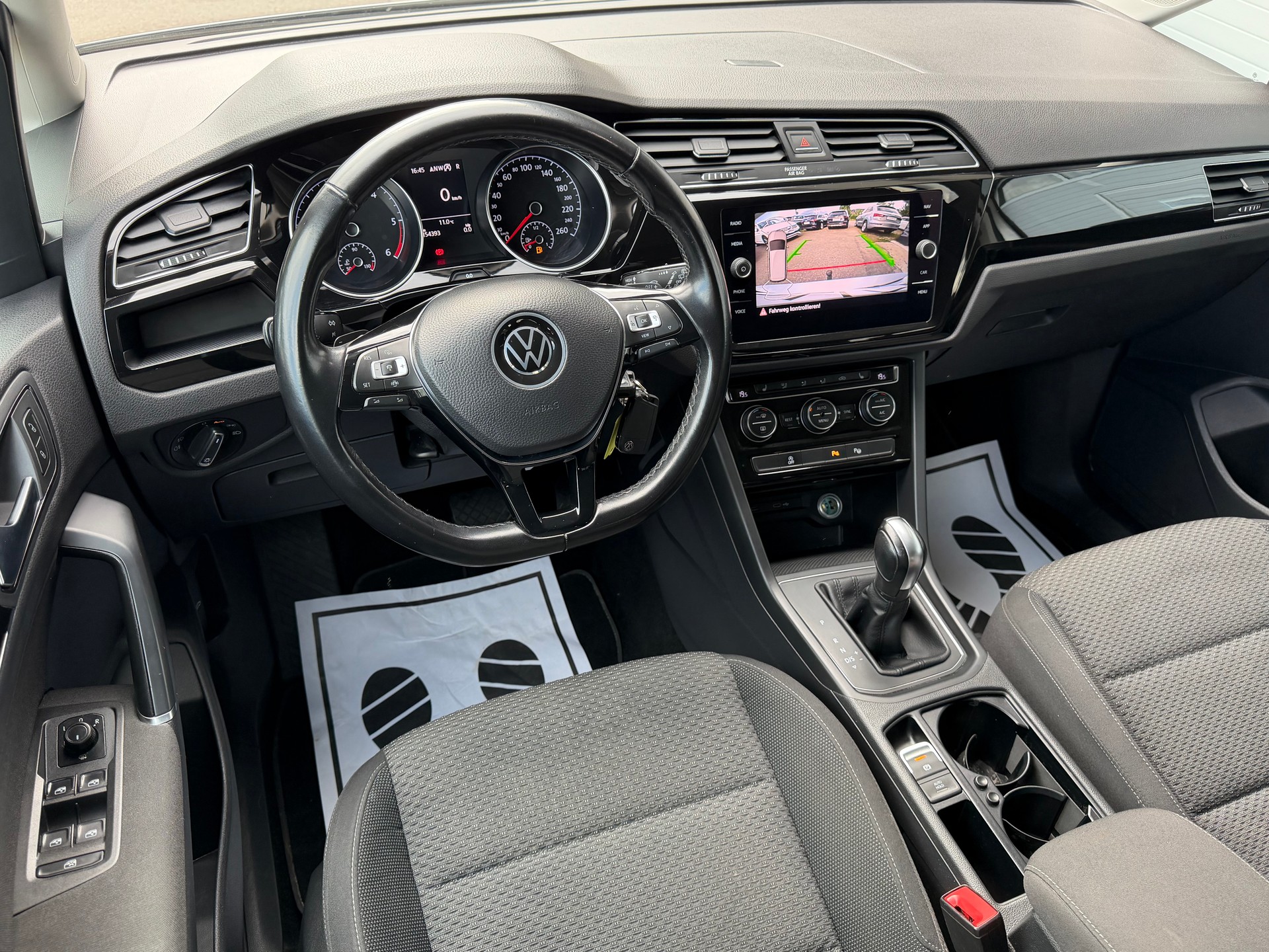 VW Touran 2.0 TDI BlueMotion Technology Comfortline DSG-image-6