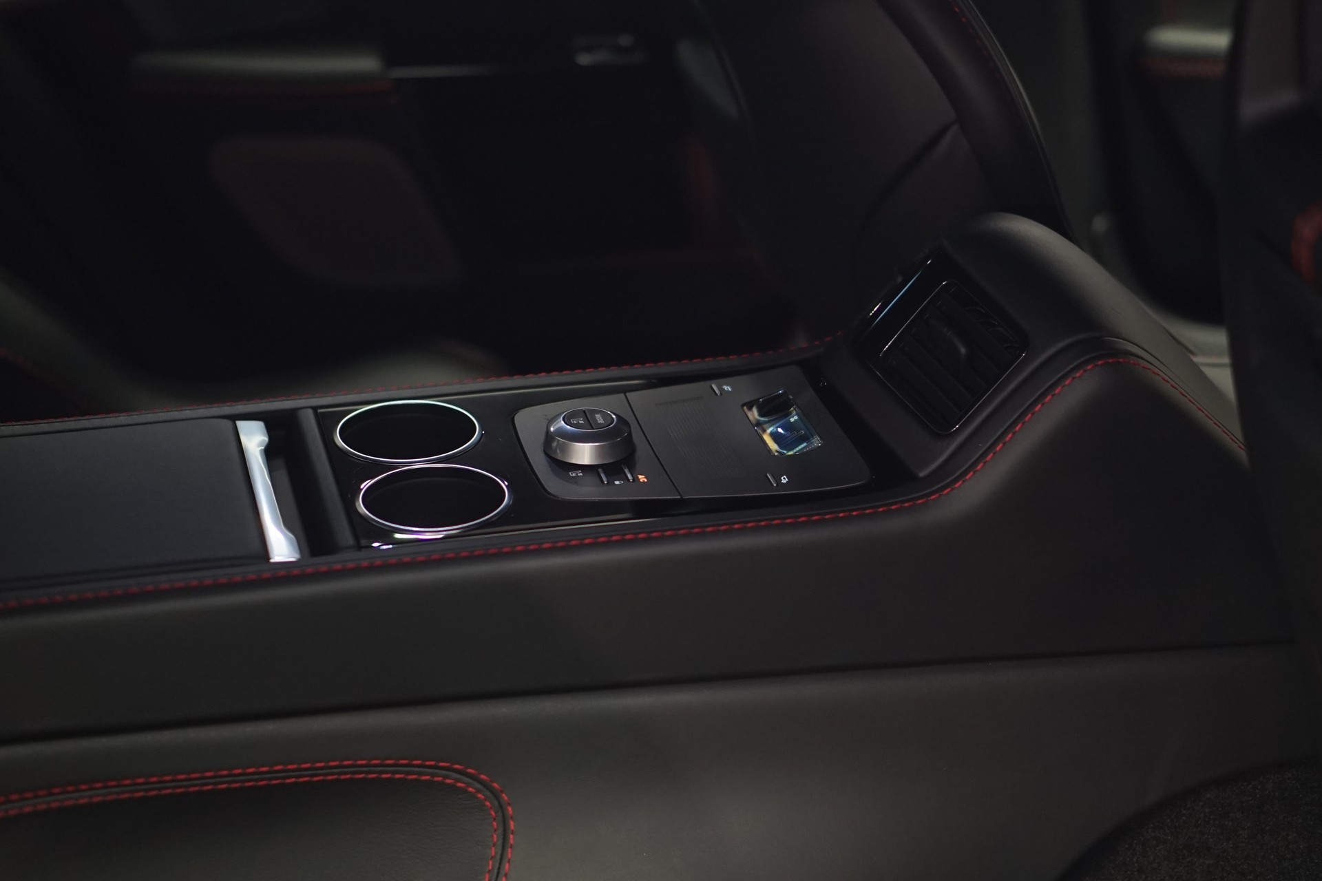 ASTON MARTIN Rapide S 5.9 V12 Touchtronic 3 *CH-Fahrzeug* *Carbon* *Exklusives Interieur*-image-33