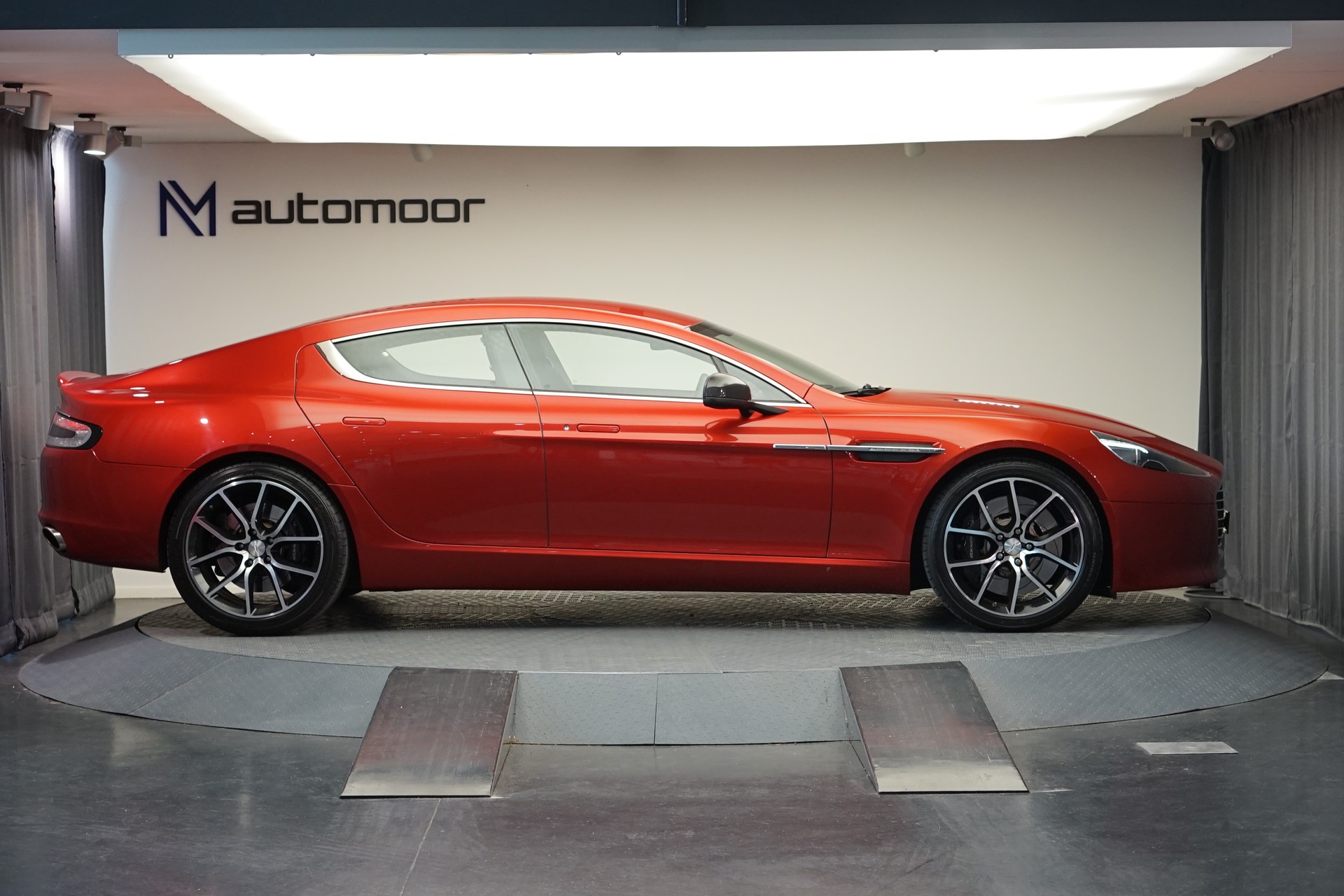 ASTON MARTIN Rapide S 5.9 V12 Touchtronic 3 *CH-Fahrzeug* *Carbon* *Exklusives Interieur*-showroom-element-3