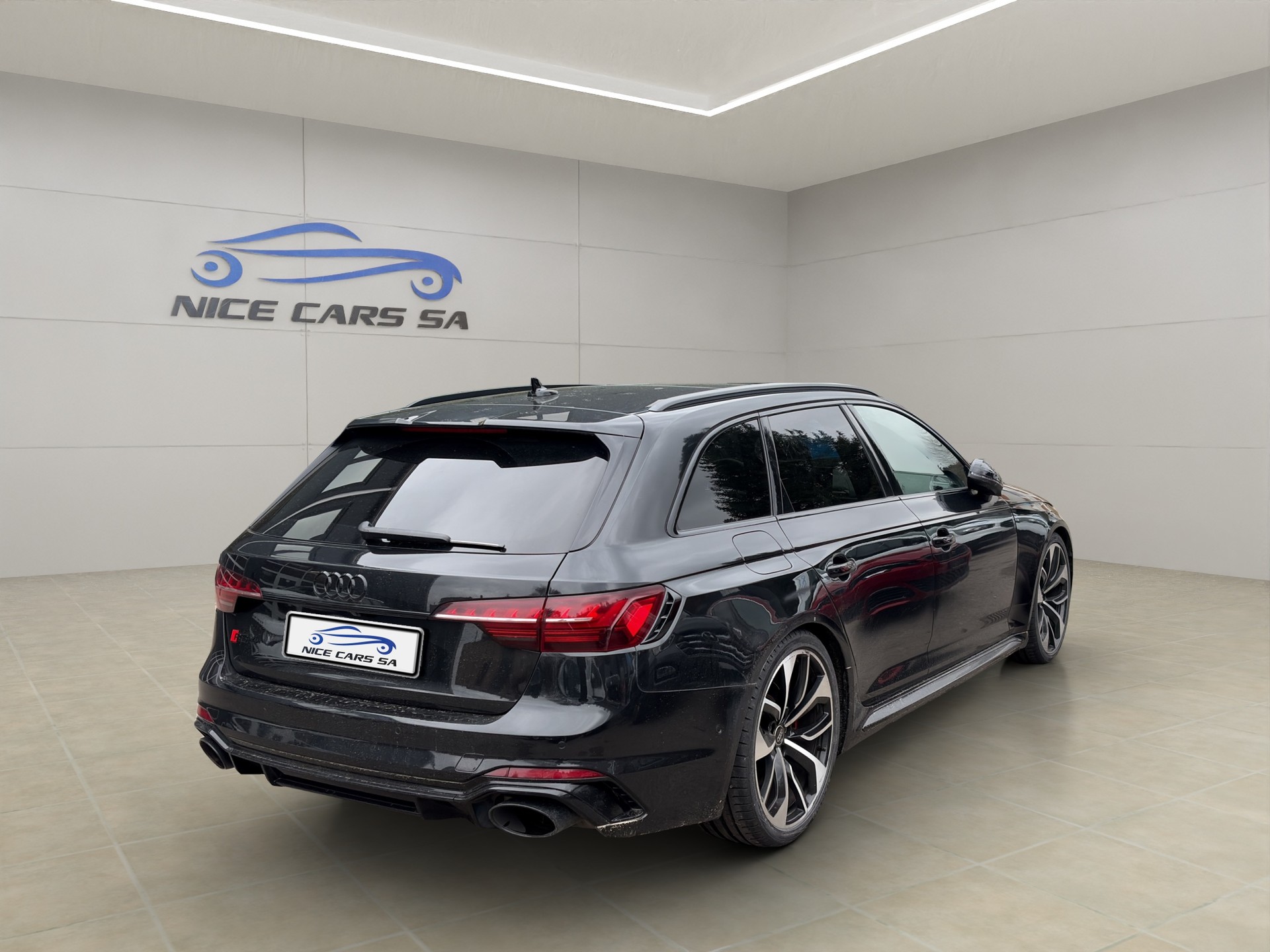 AUDI RS4 Avant quattro tiptronic-image-6