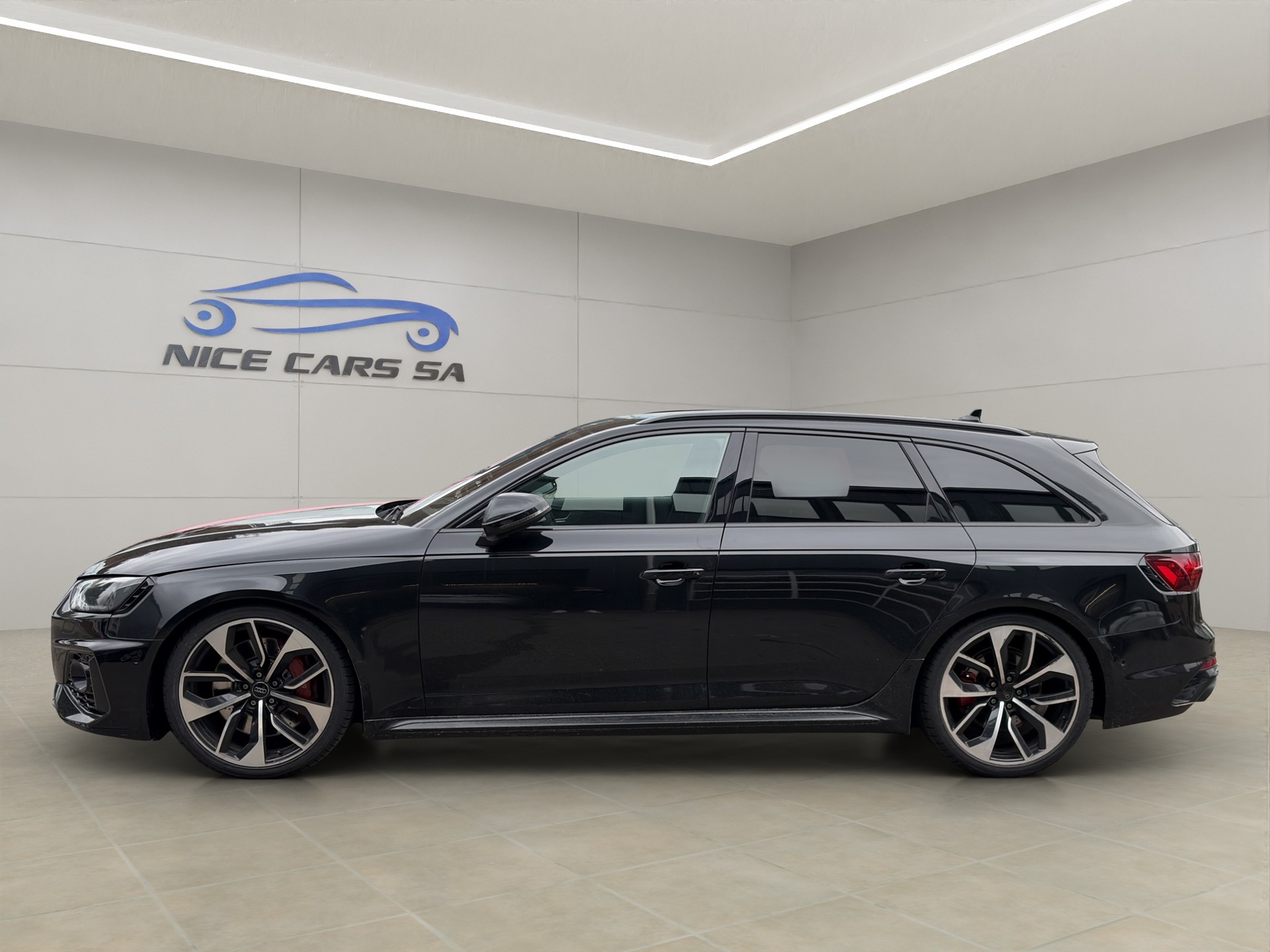 AUDI RS4 Avant quattro tiptronic-image-4