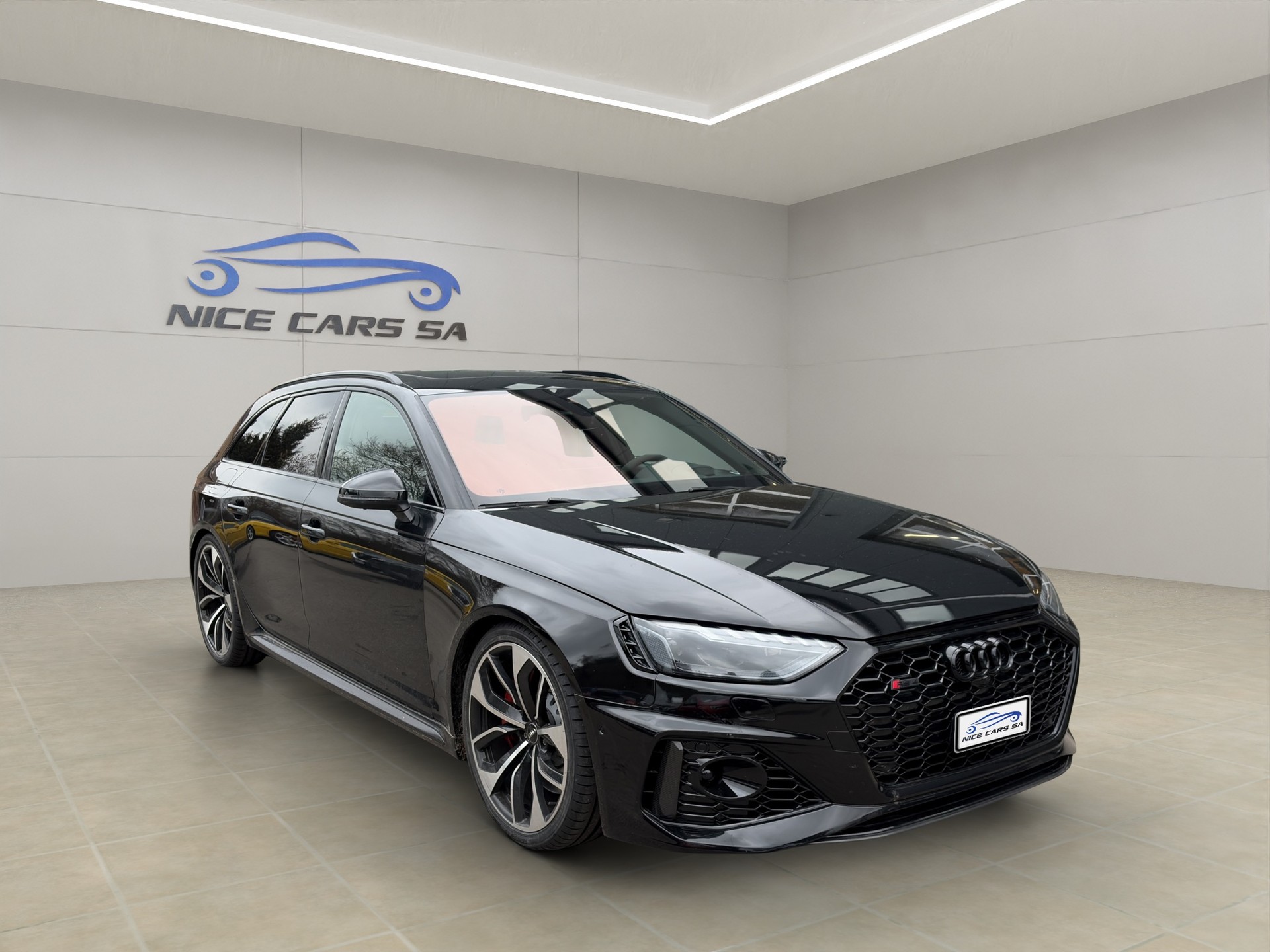 AUDI RS4 Avant quattro tiptronic-showroom-element-1