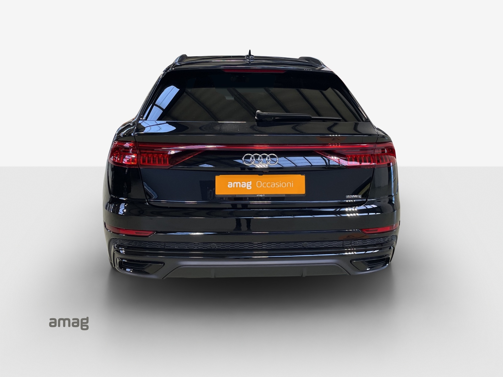 AUDI Q8 55 TFSI Black Edition quattro tiptronic-showroom-element-3