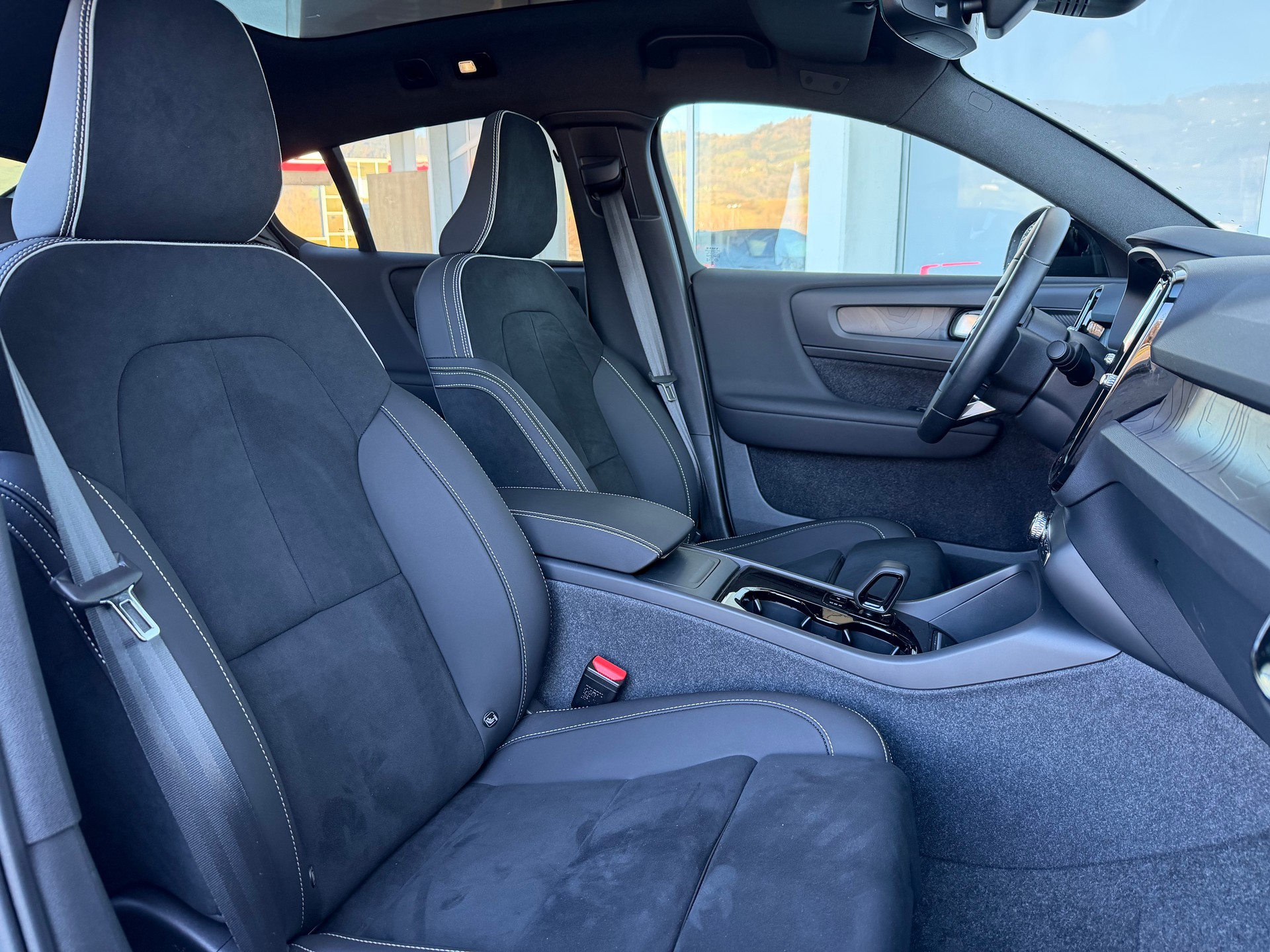 VOLVO C40 Recharge E80 AWD Ultimate HEICO-image-3