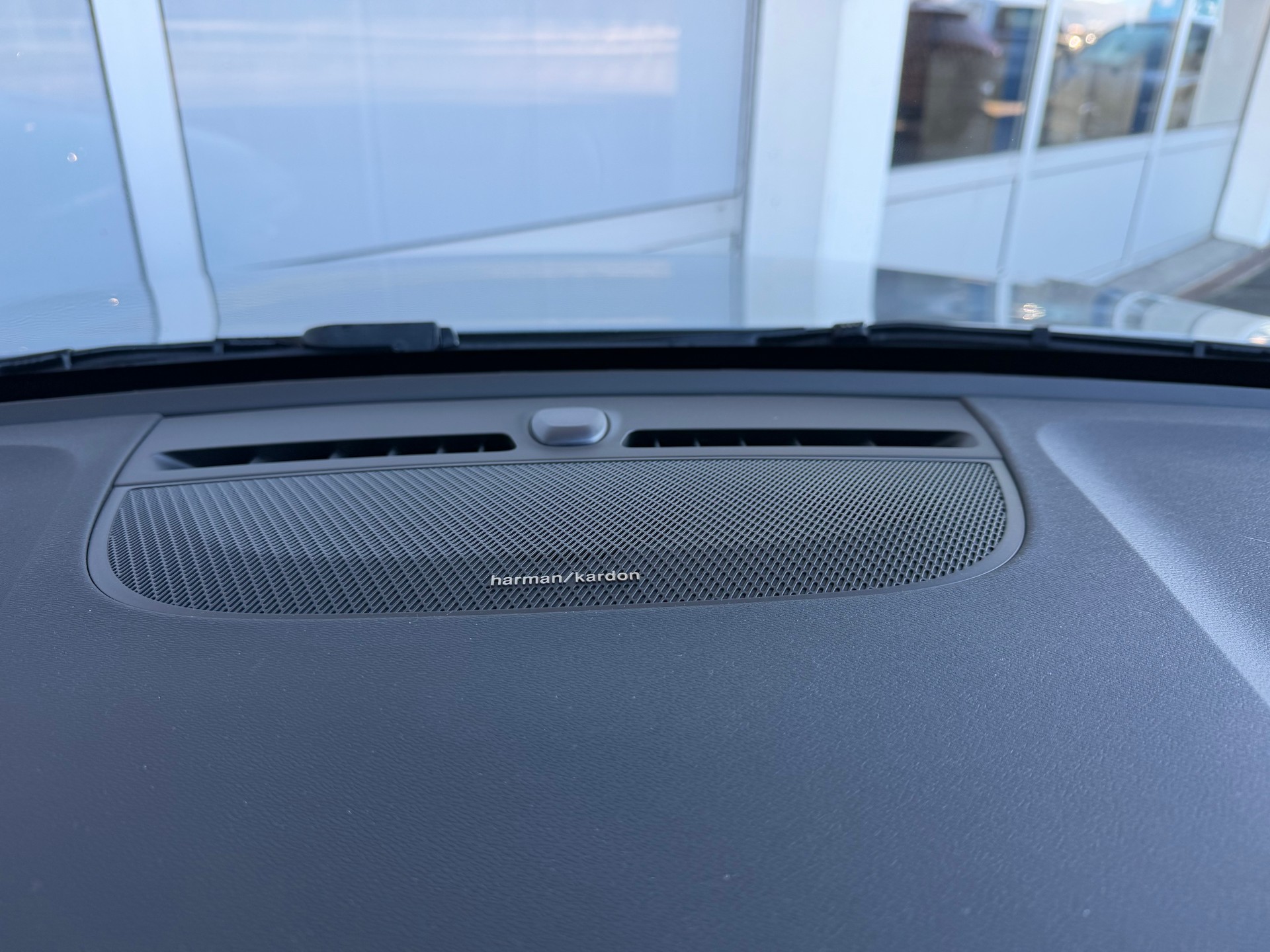 VOLVO C40 Recharge E80 AWD Ultimate HEICO-image-14