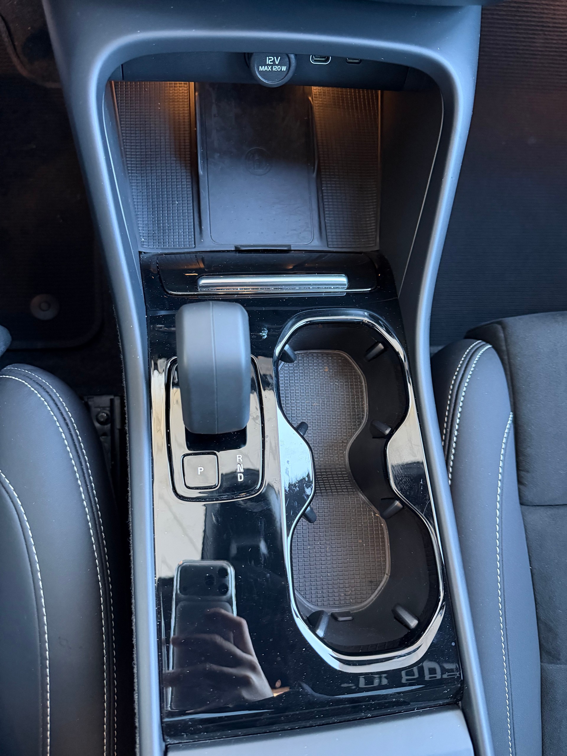 VOLVO C40 Recharge E80 AWD Ultimate HEICO-image-12
