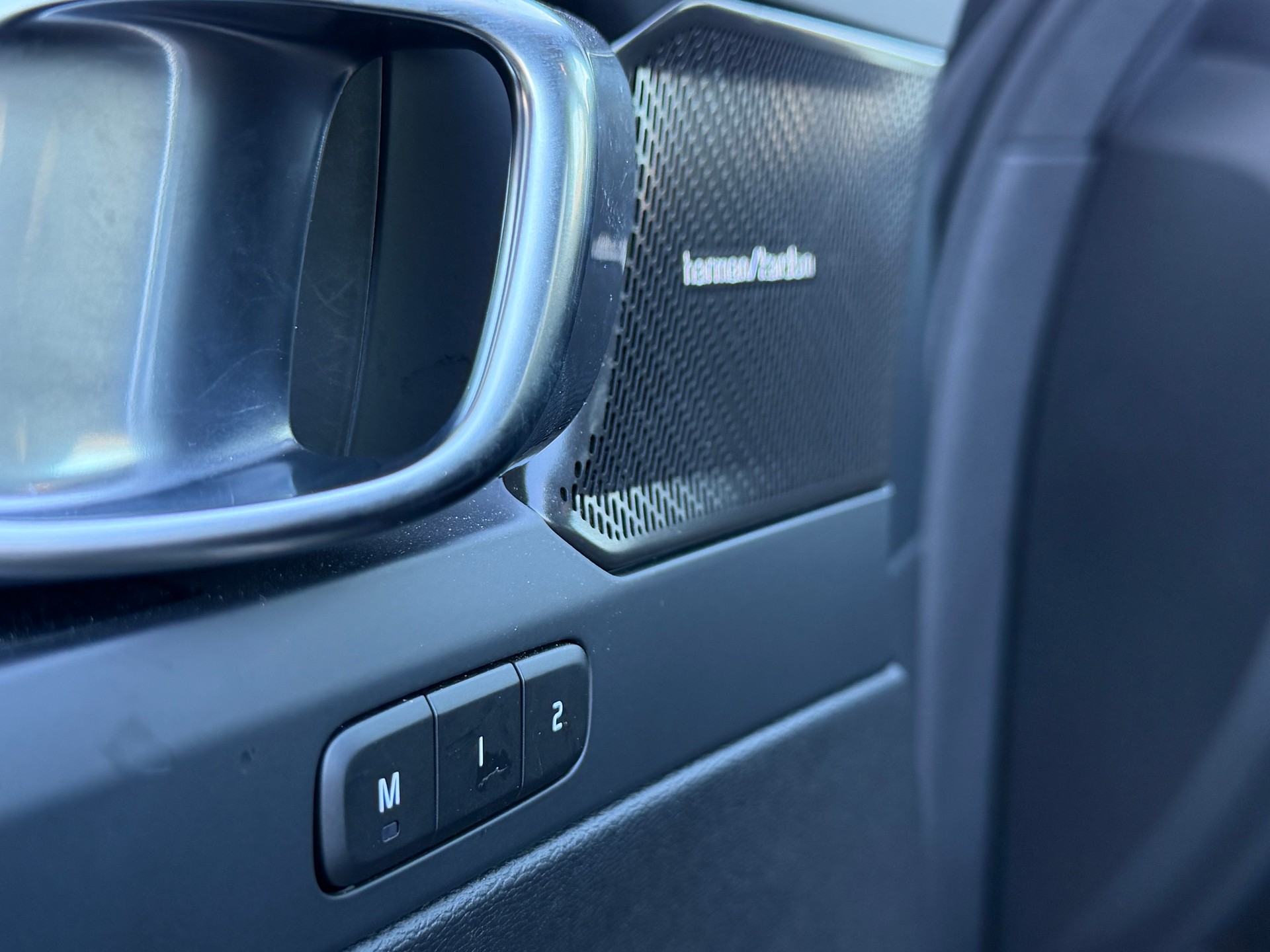 VOLVO C40 Recharge E80 AWD Ultimate HEICO-image-11