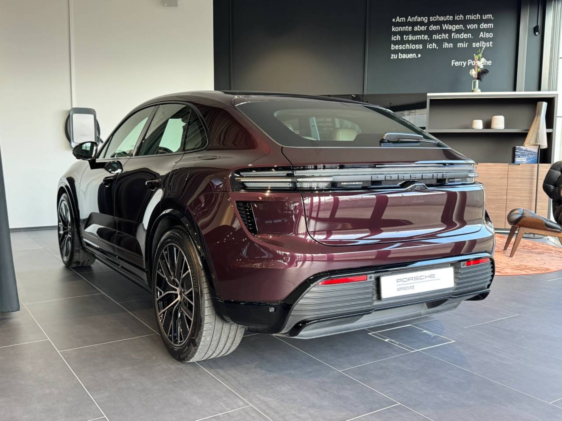 PORSCHE Macan Turbo-image-2