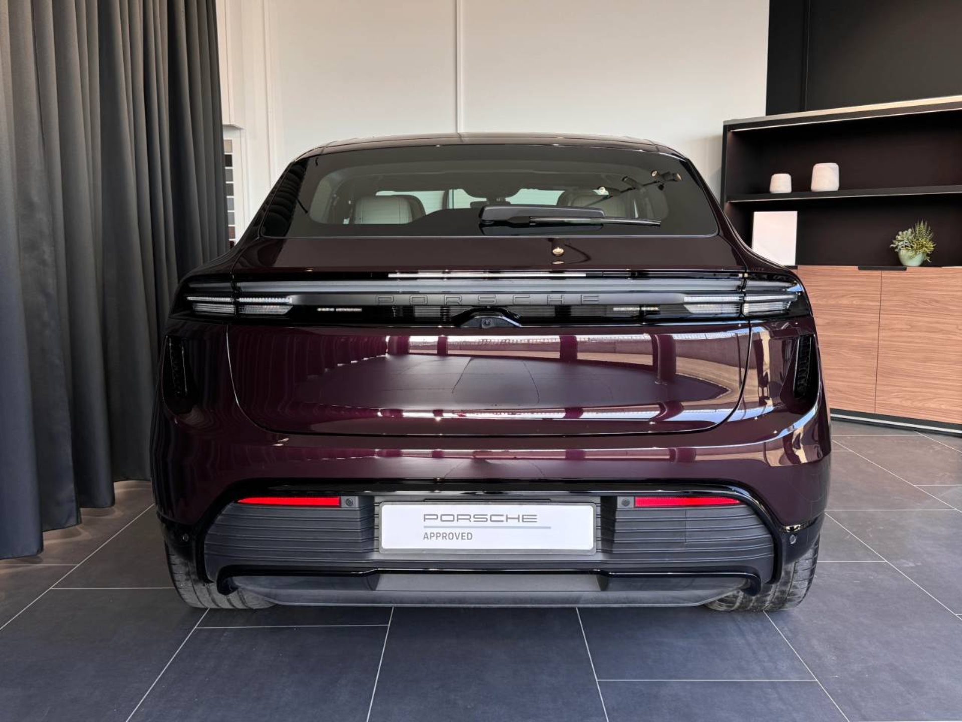PORSCHE Macan Turbo-image-5
