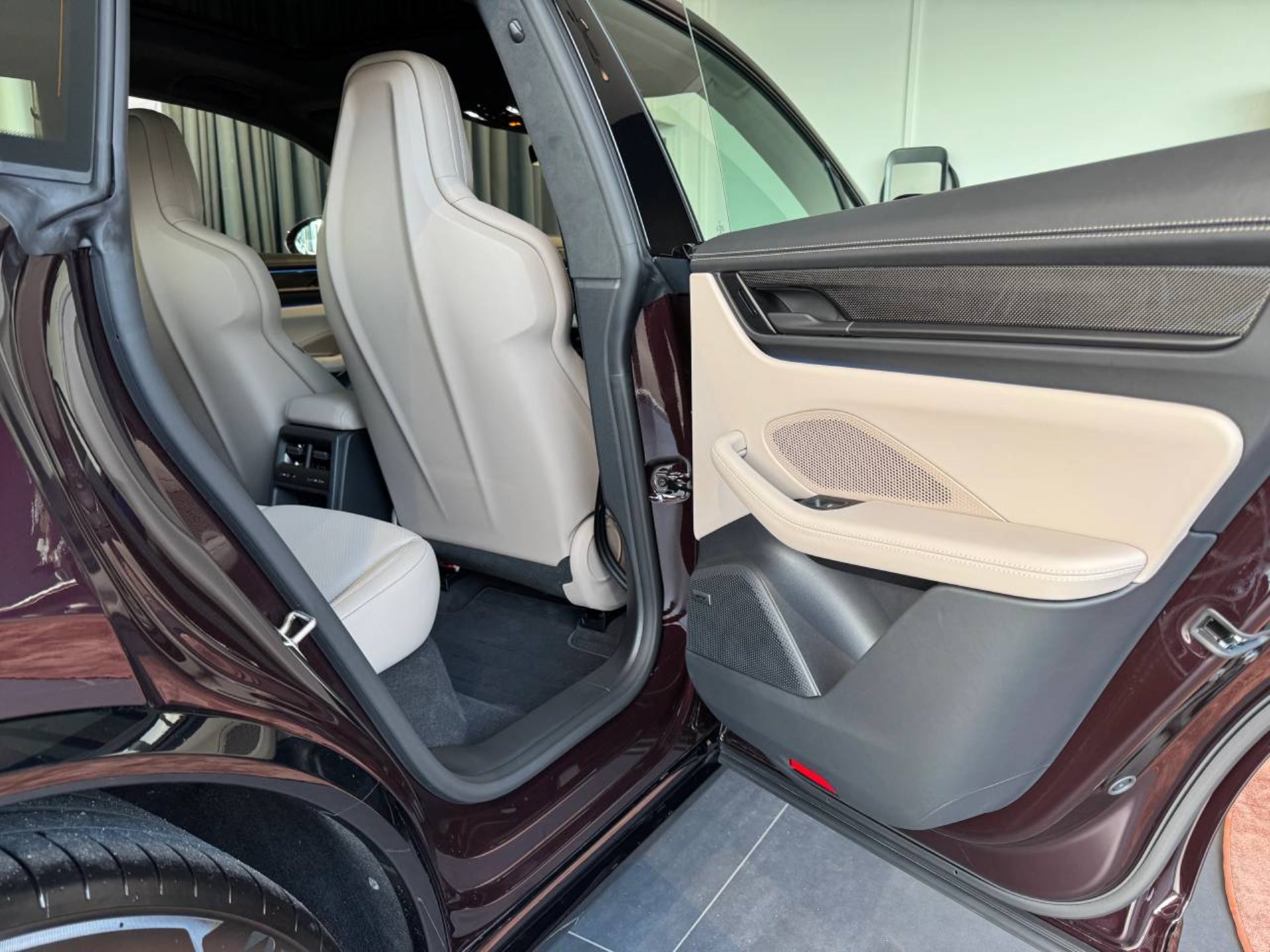 PORSCHE Macan Turbo-image-33