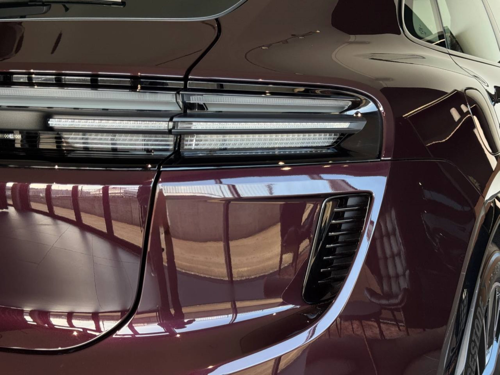 PORSCHE Macan Turbo-image-38
