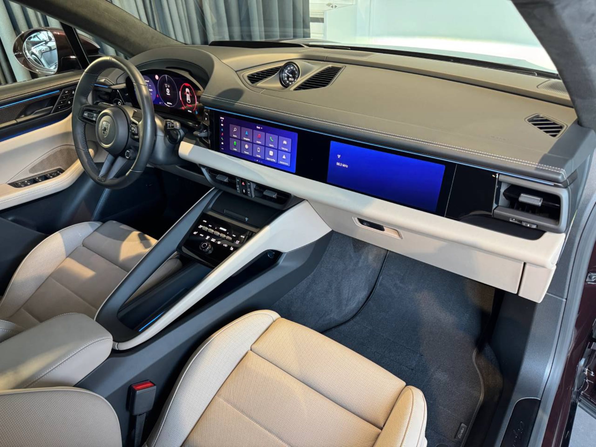 PORSCHE Macan Turbo-image-22