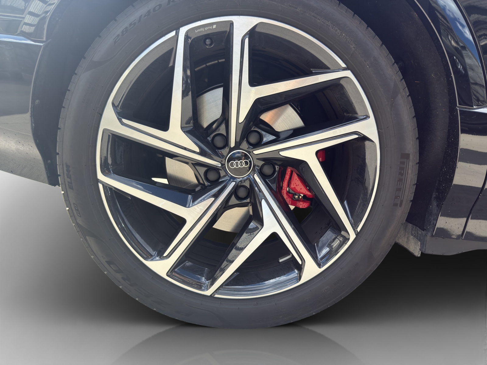 AUDI Q6 e-tron quattro-image-13