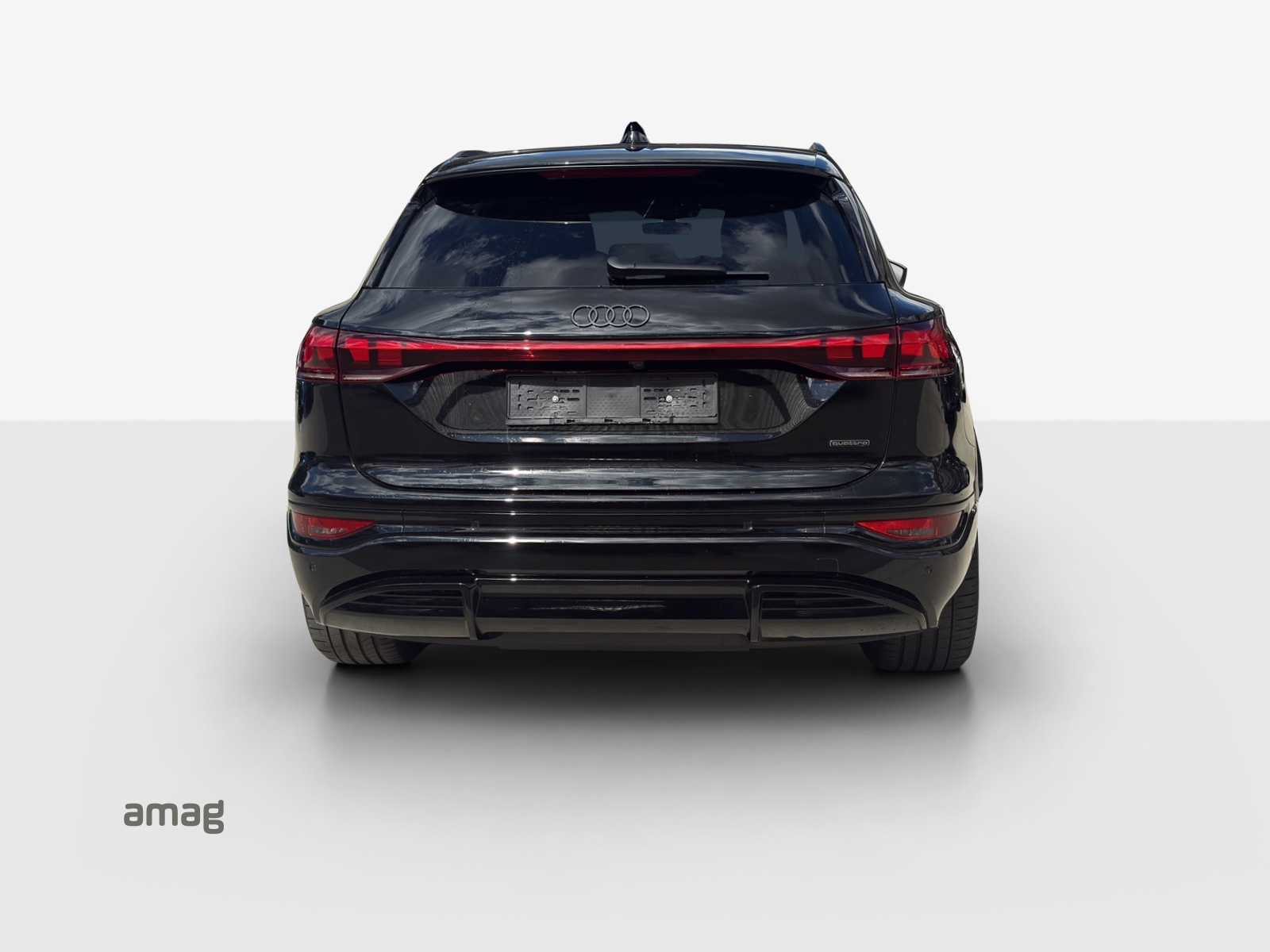 AUDI Q6 e-tron quattro-image-3