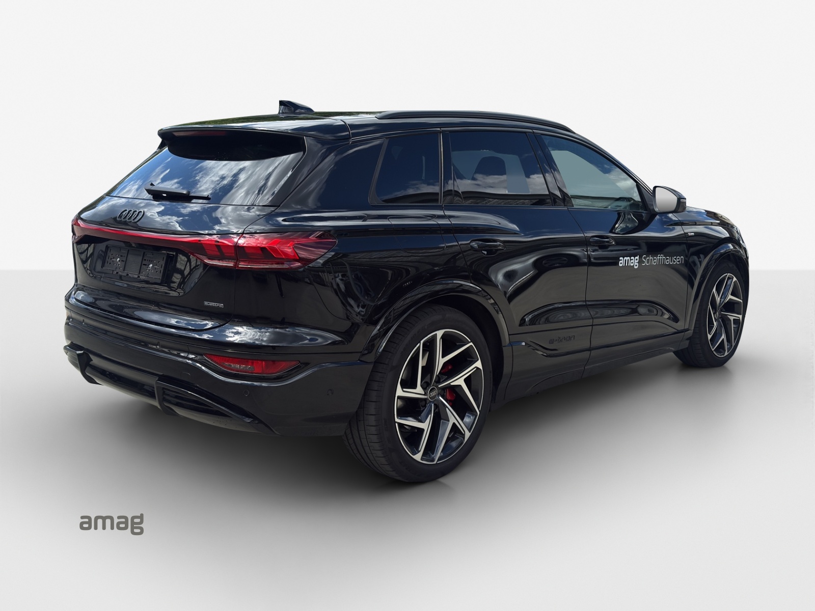 AUDI Q6 e-tron quattro-image-4
