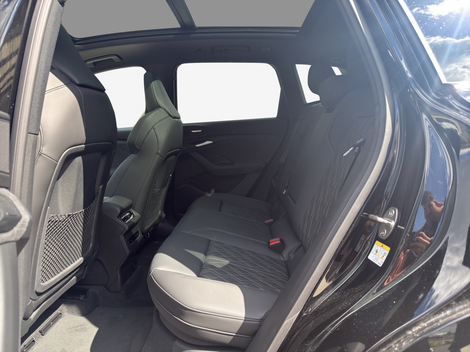AUDI Q6 e-tron quattro-image-11