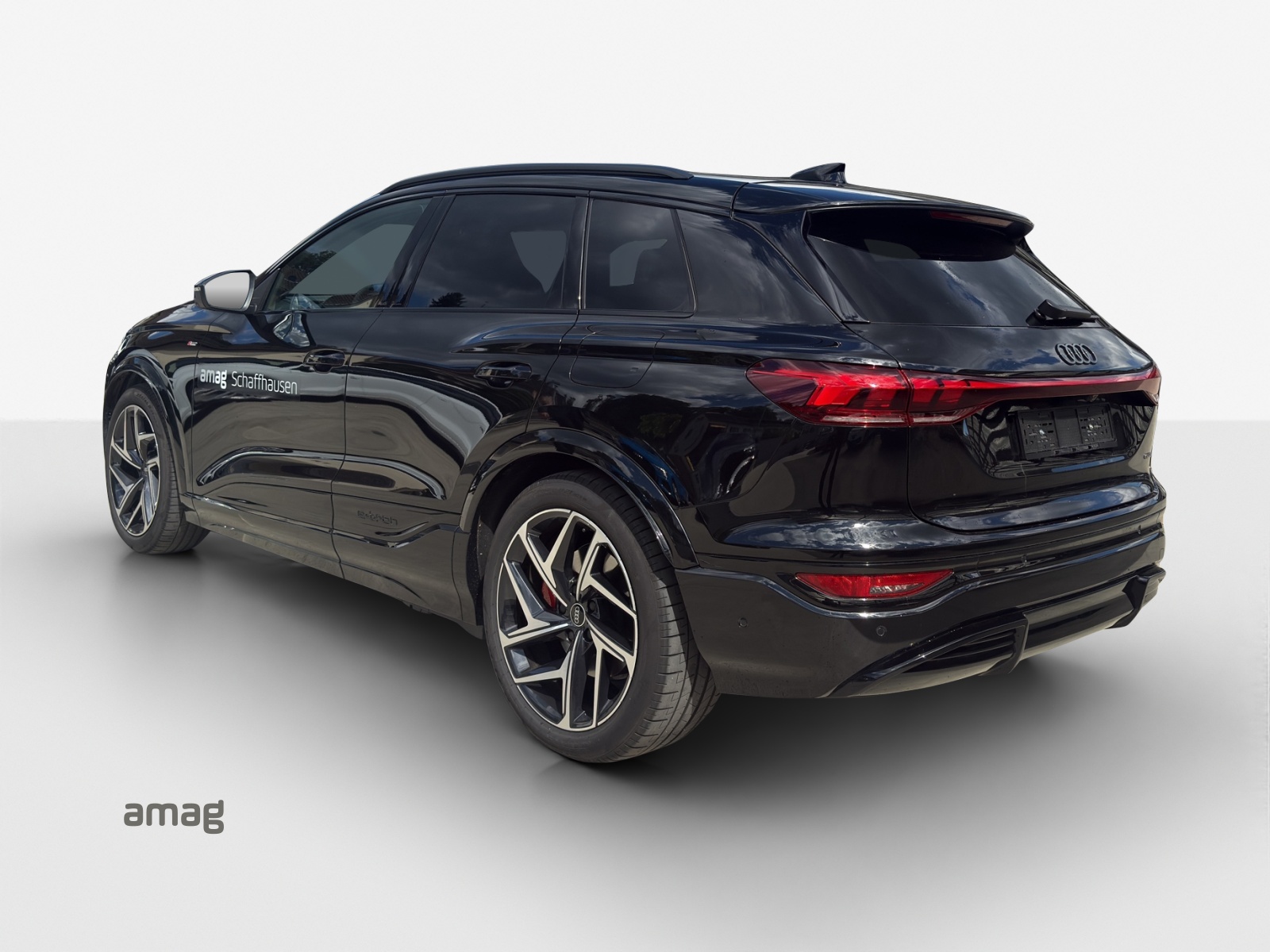 AUDI Q6 e-tron quattro-image-2