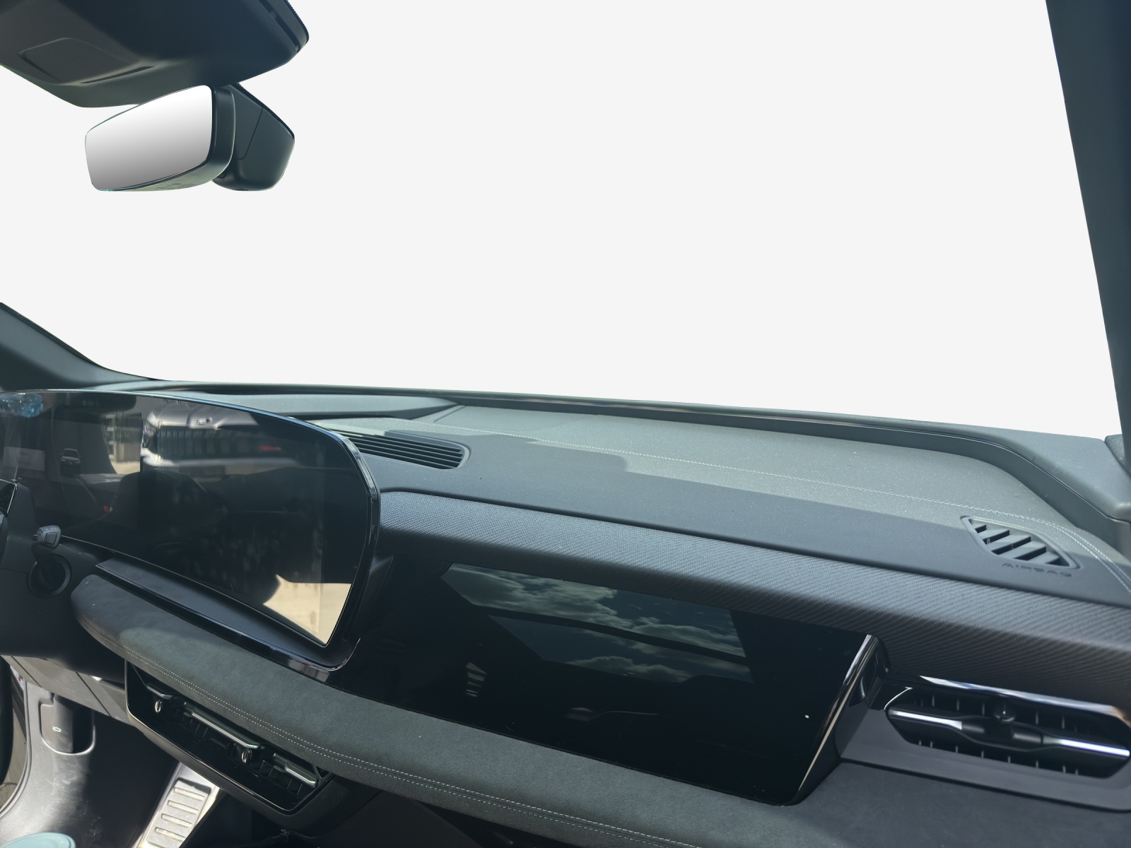 AUDI Q6 e-tron quattro-image-15