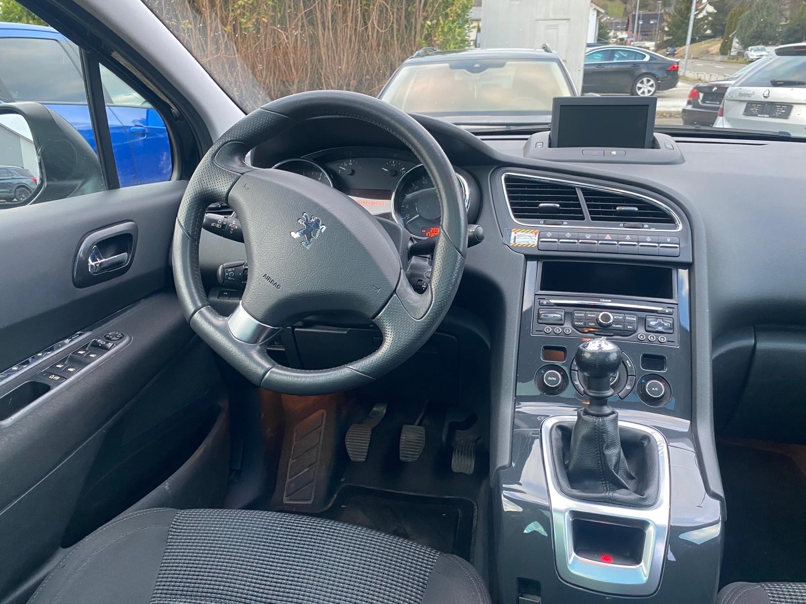 PEUGEOT 5008 1.6 16V T Sport Pack-image-5