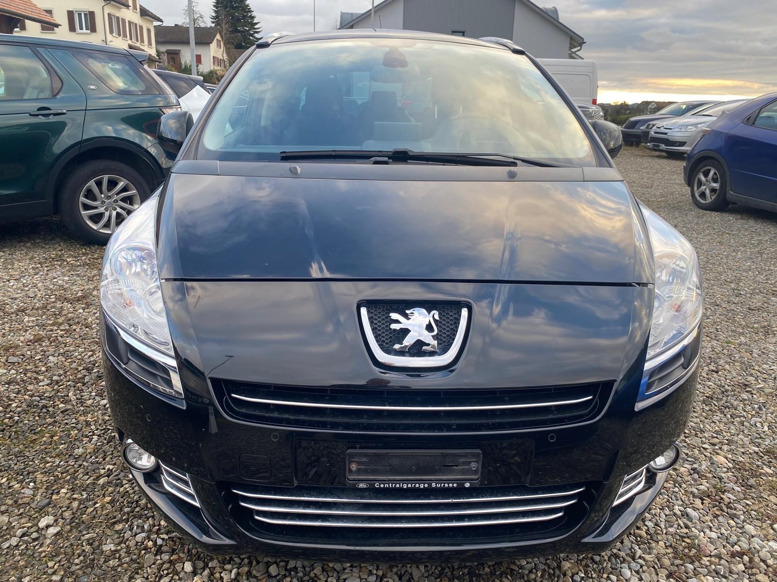 PEUGEOT 5008 1.6 16V T Sport Pack-image-4