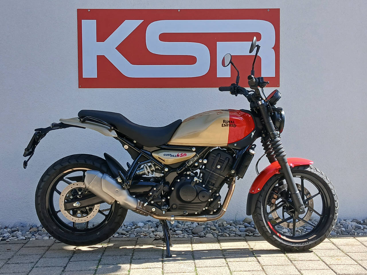 ROYAL ENFIELD Guerrilla 450 Mid