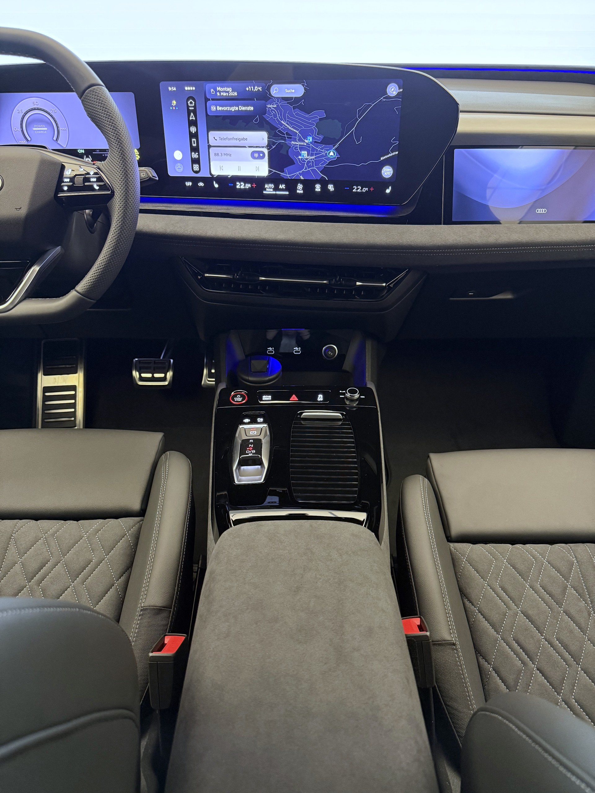 AUDI SQ6 e-tron quattro-image-10